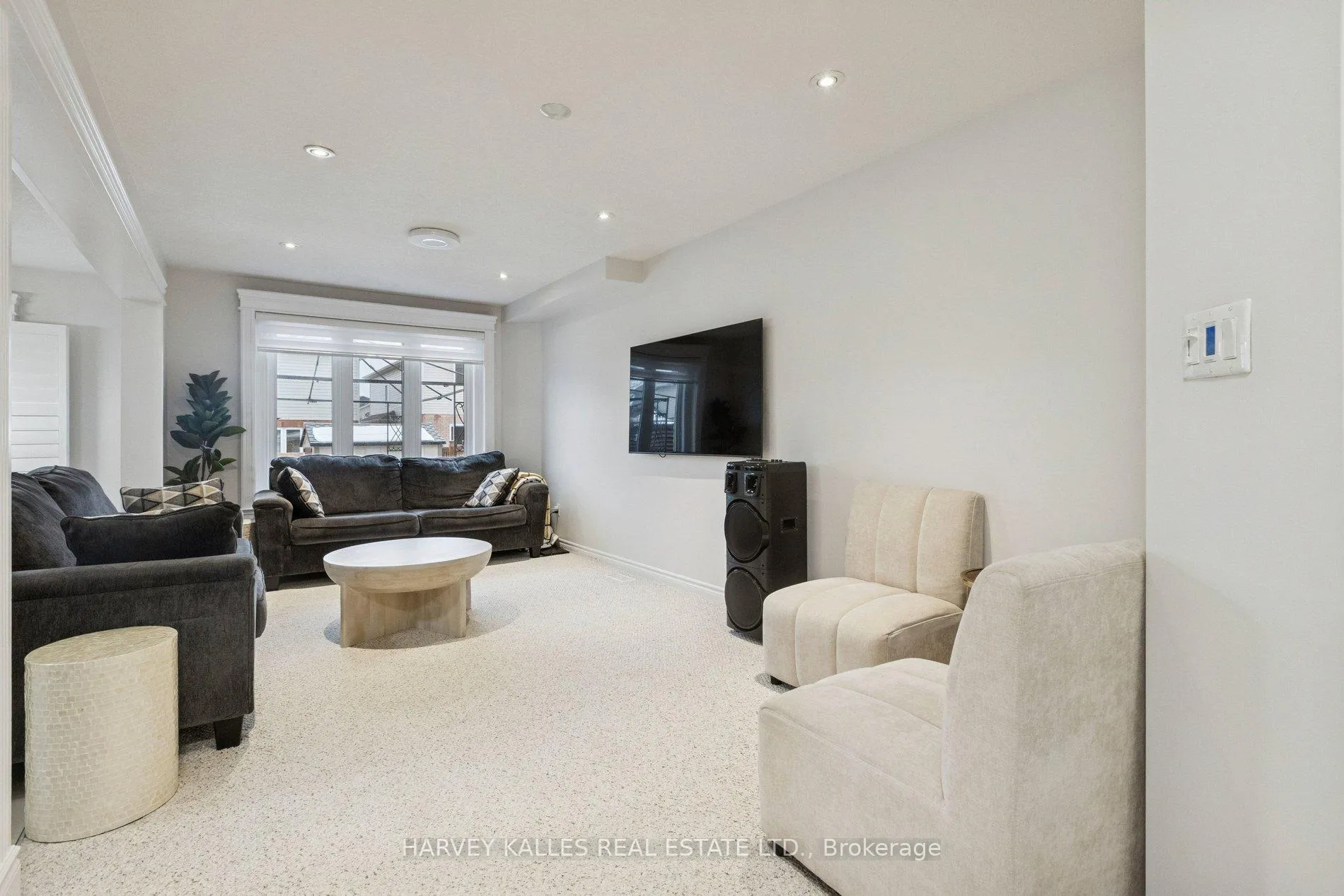 Photo 6 of 409 Tealby Crescent, Waterloo, Colonial Acres — HOMEH
