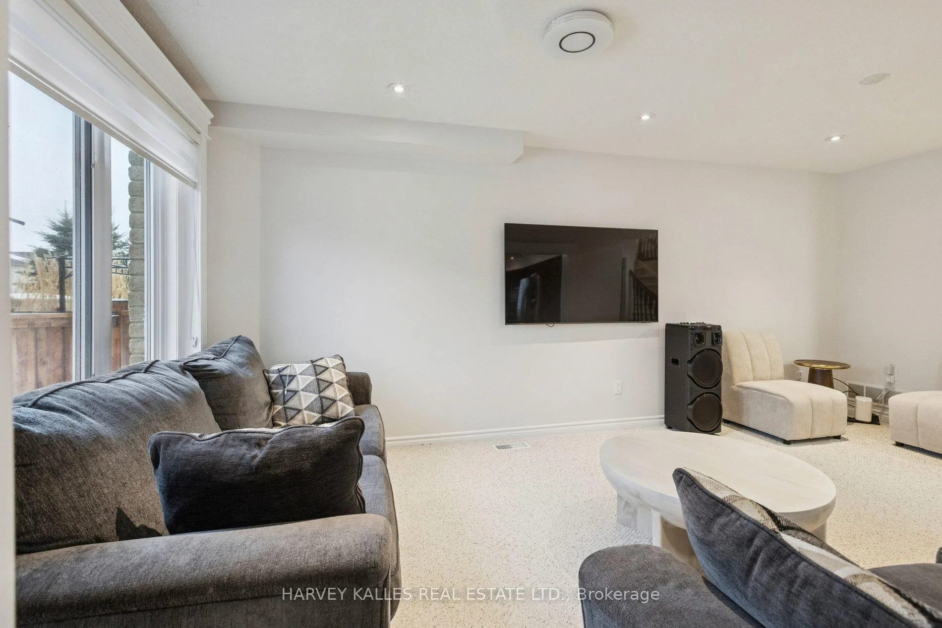 Photo 7 of 409 Tealby Crescent, Waterloo, Colonial Acres — HOMEH