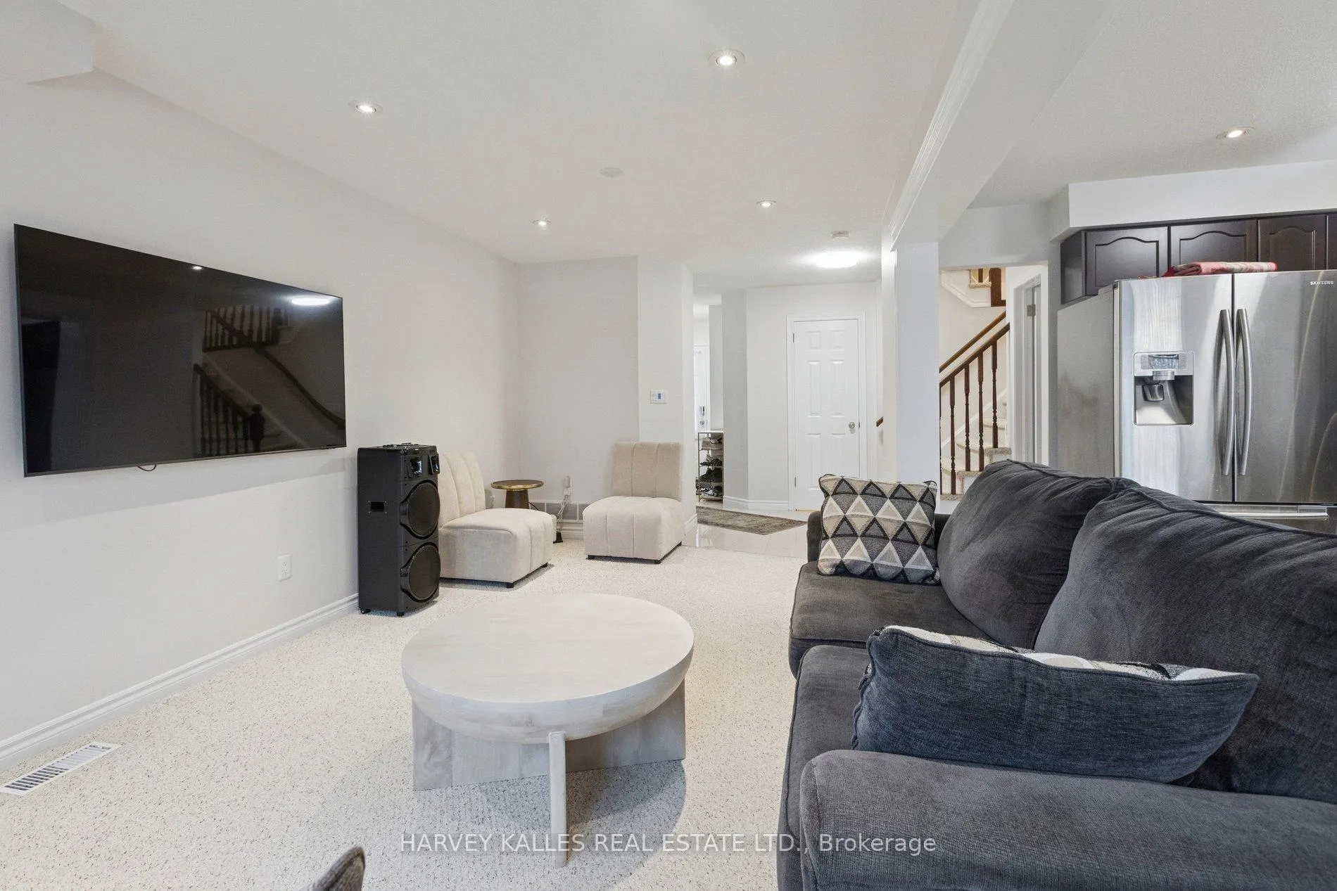 Photo 8 of 409 Tealby Crescent, Waterloo, Colonial Acres — HOMEH