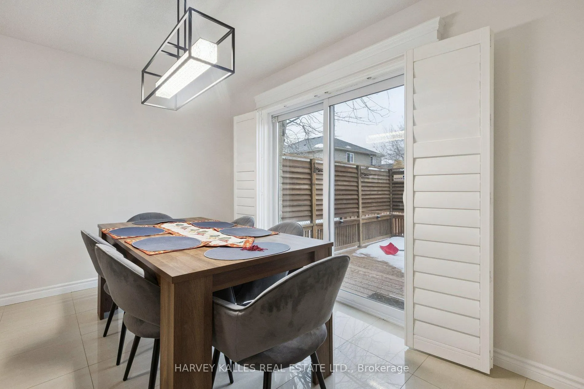 Photo 14 of 409 Tealby Crescent, Waterloo, Colonial Acres — HOMEH