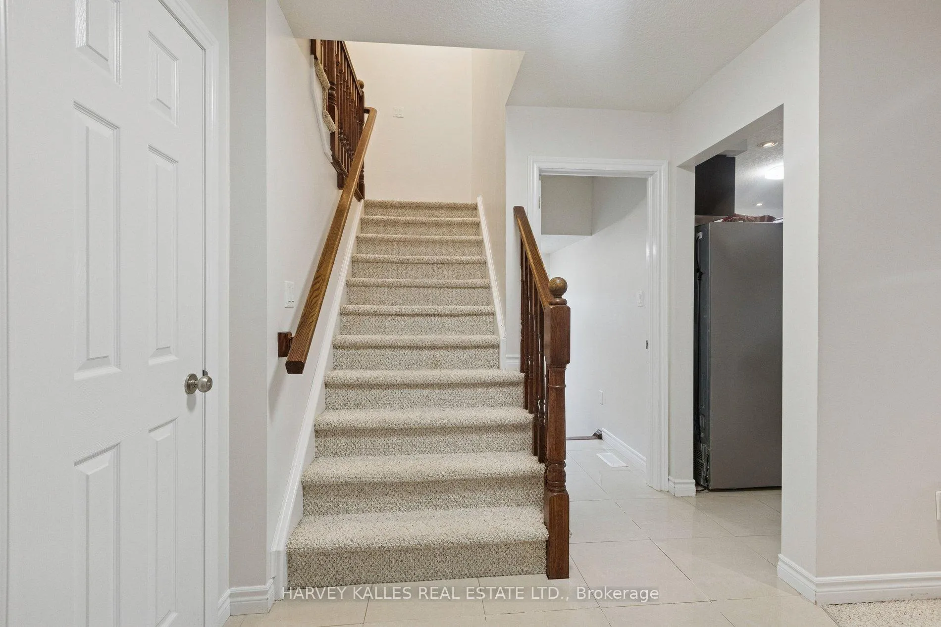 Photo 18 of 409 Tealby Crescent, Waterloo, Colonial Acres — HOMEH