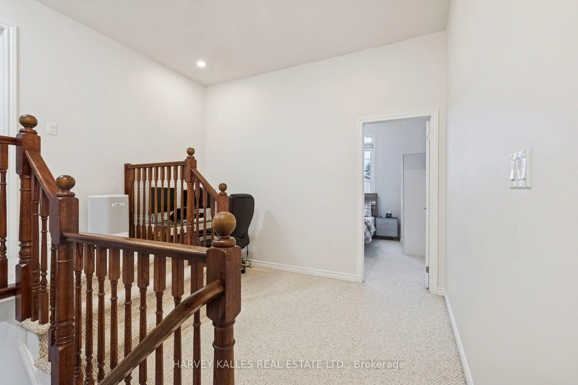 Photo 19 of 409 Tealby Crescent, Waterloo, Colonial Acres — HOMEH