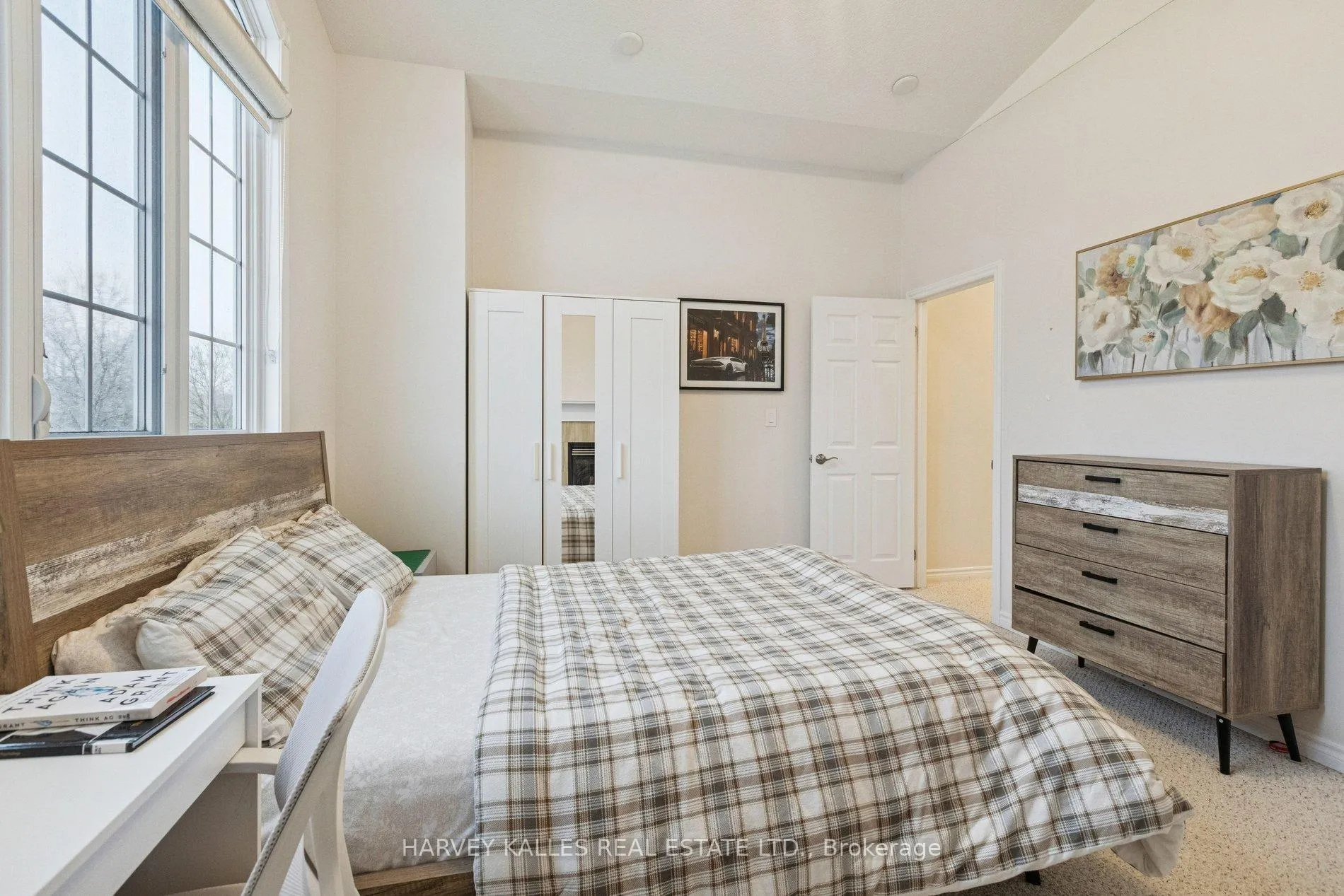 Photo 25 of 409 Tealby Crescent, Waterloo, Colonial Acres — HOMEH