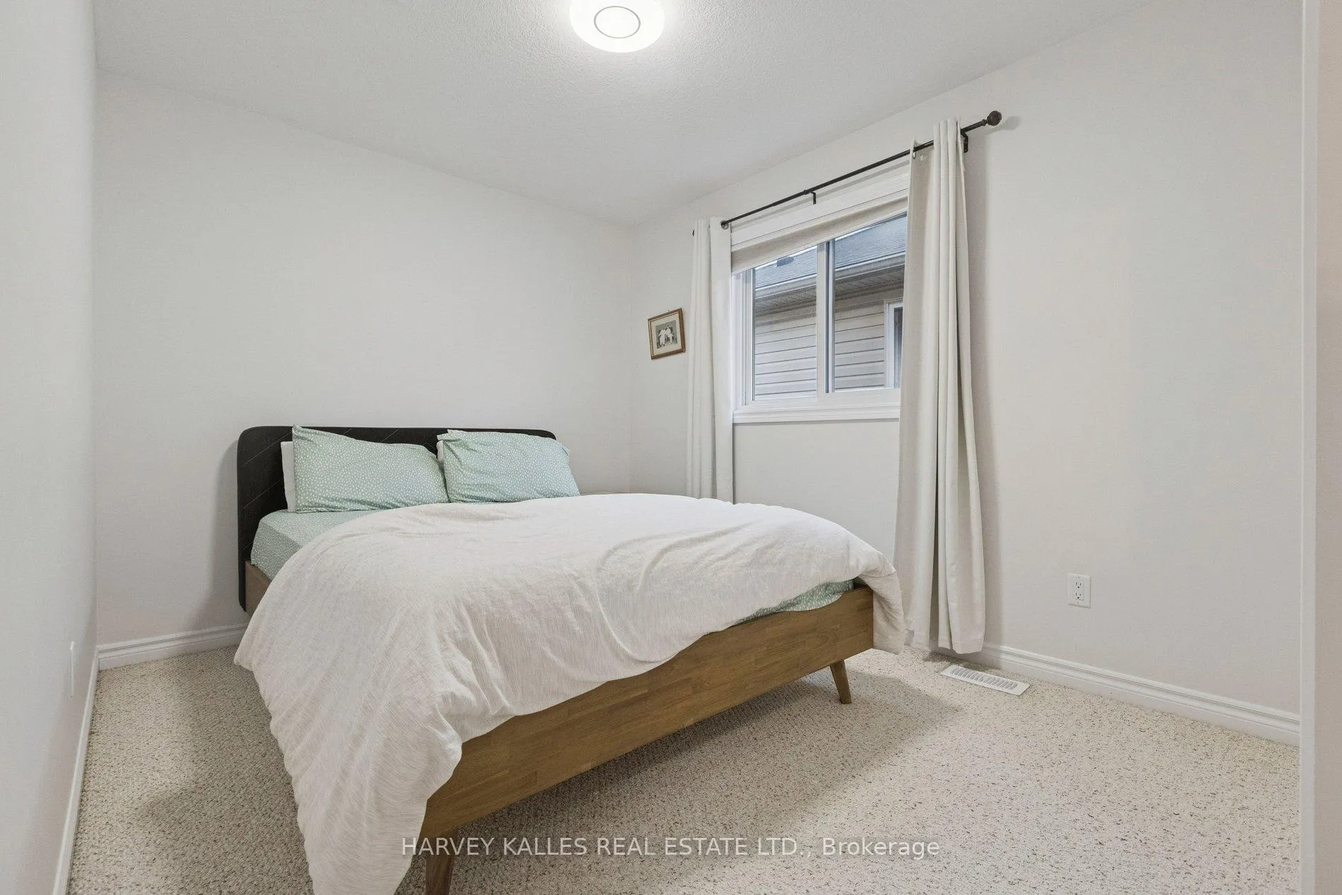 Photo 26 of 409 Tealby Crescent, Waterloo, Colonial Acres — HOMEH