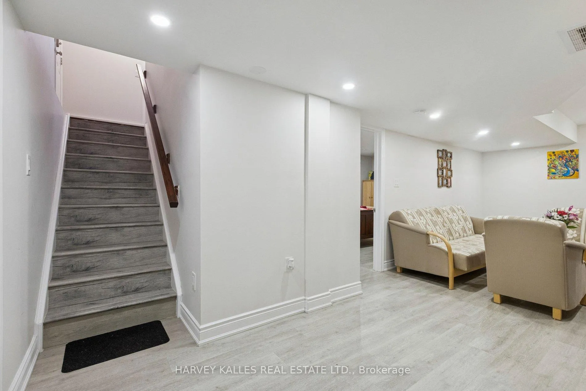 Photo 34 of 409 Tealby Crescent, Waterloo, Colonial Acres — HOMEH