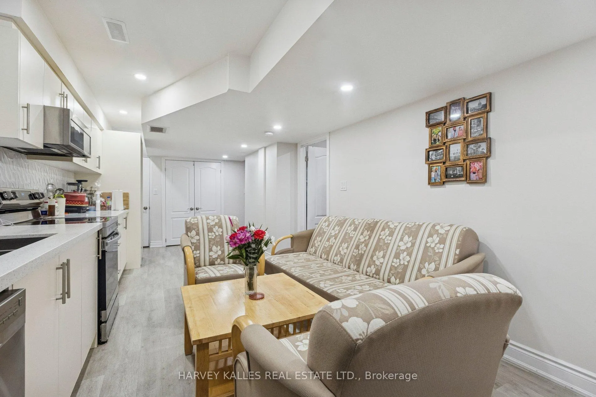 Photo 37 of 409 Tealby Crescent, Waterloo, Colonial Acres — HOMEH