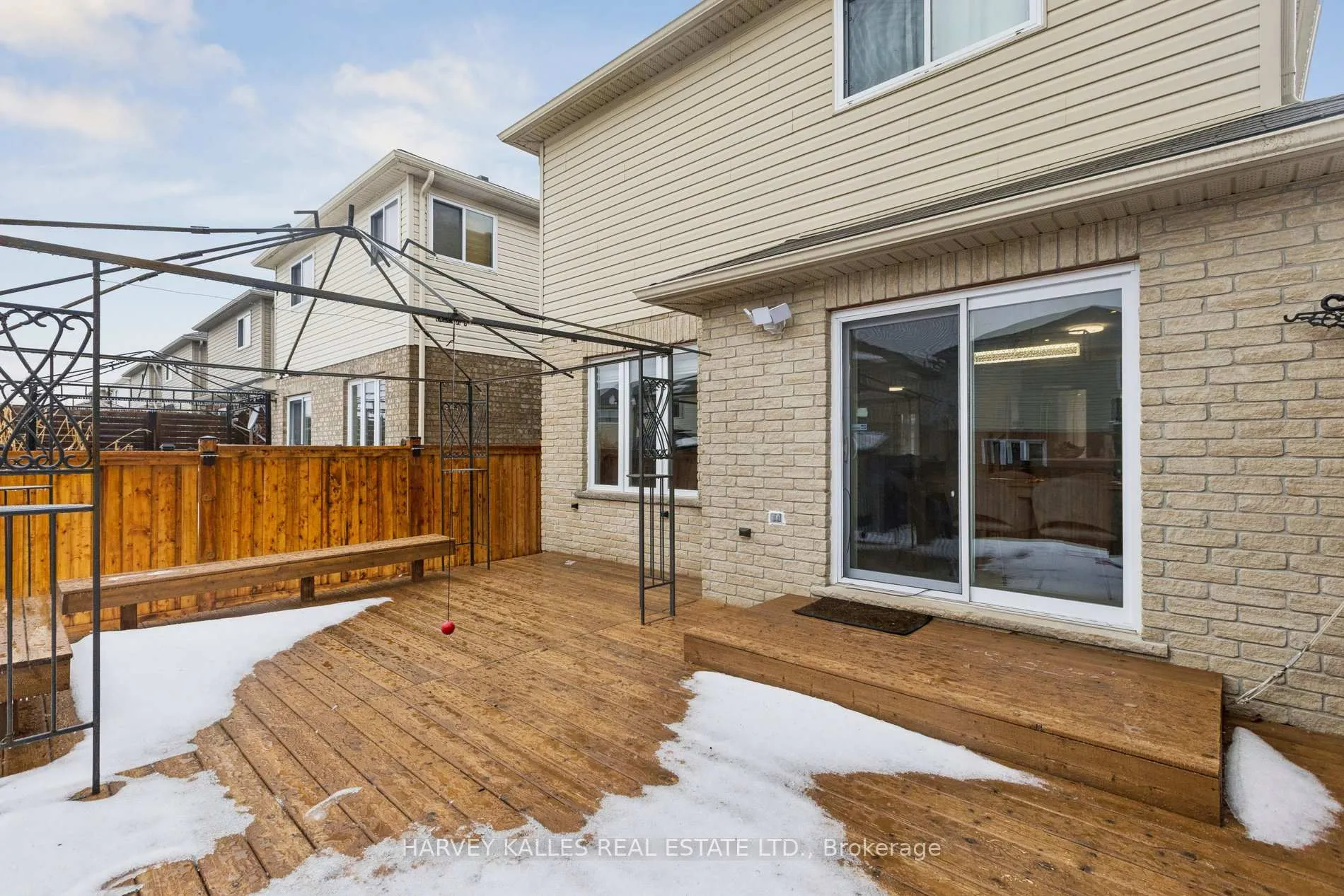 Photo 42 of 409 Tealby Crescent, Waterloo, Colonial Acres — HOMEH