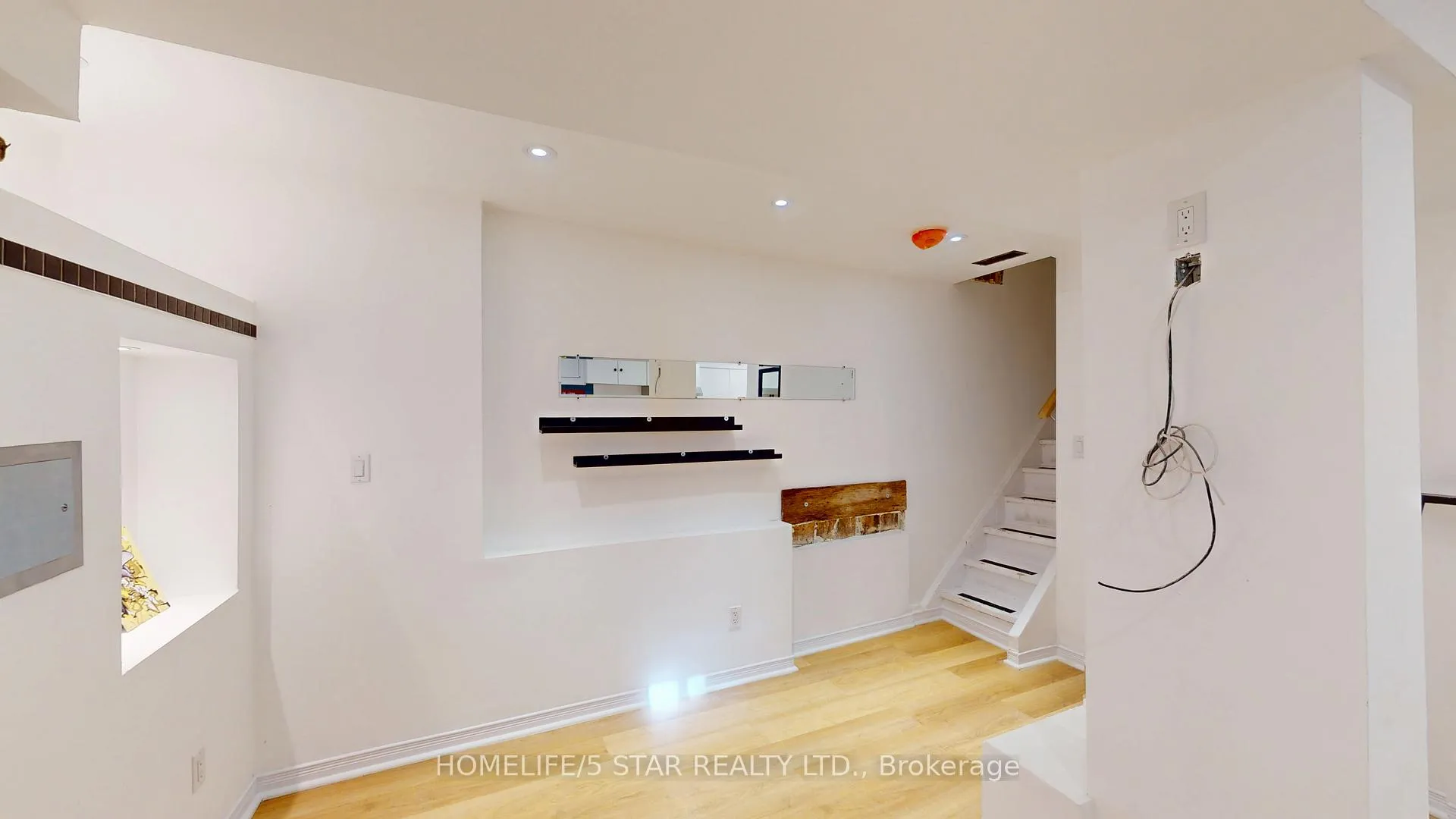Photo 5 of Unit Bsmt Apt, 175 Harbord Street, Toronto, University — HOMEH