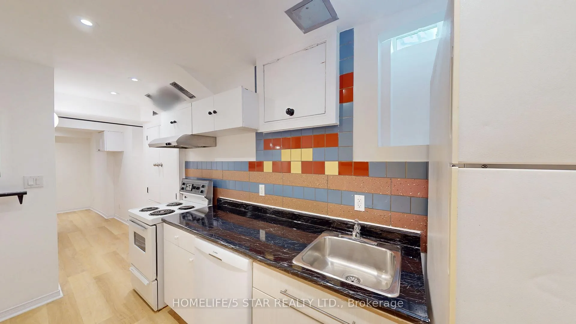 Photo 8 of Unit Bsmt Apt, 175 Harbord Street, Toronto, University — HOMEH