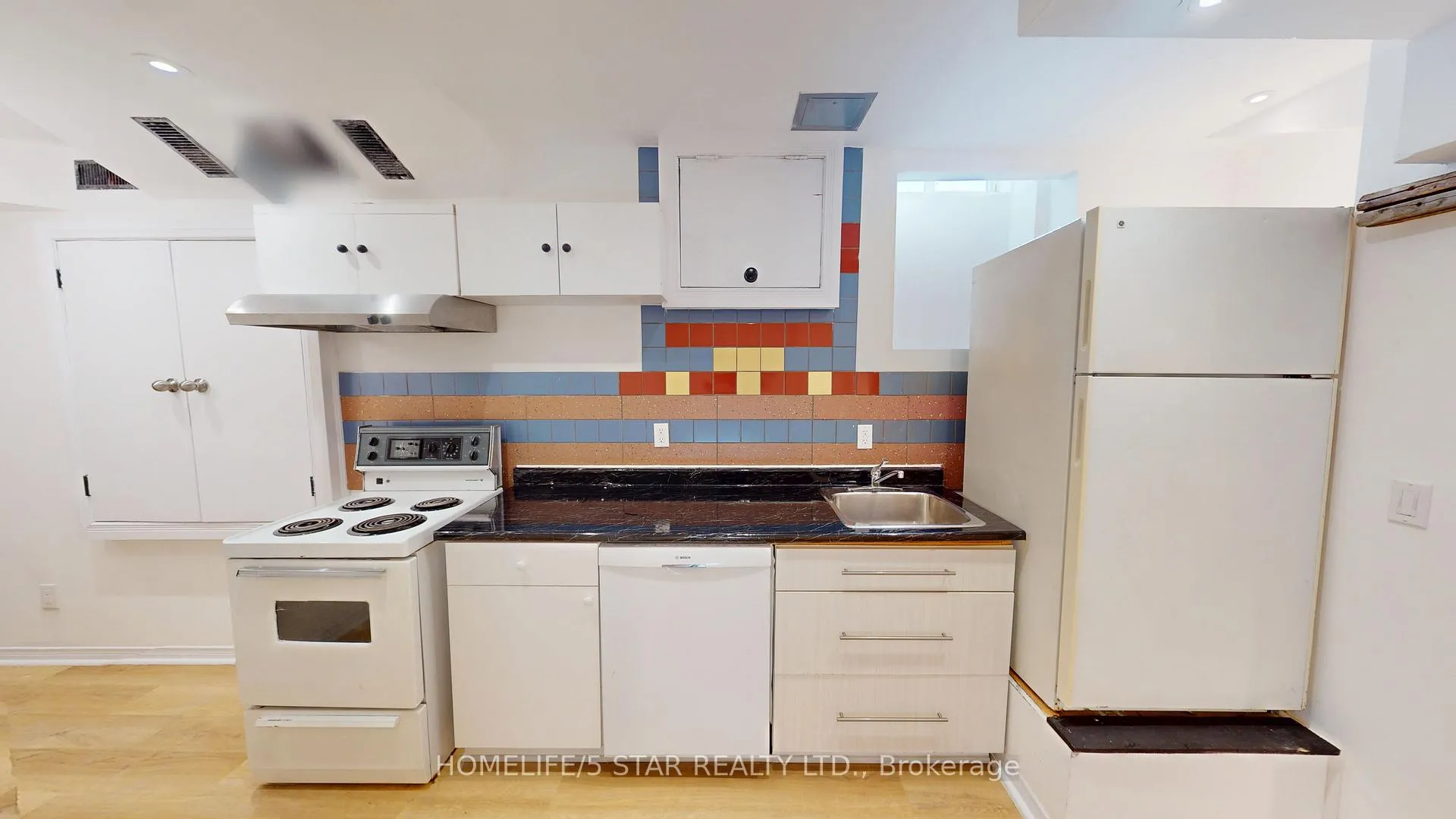 Photo 9 of Unit Bsmt Apt, 175 Harbord Street, Toronto, University — HOMEH