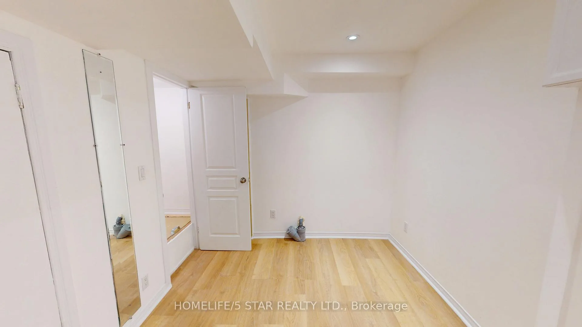 Photo 12 of Unit Bsmt Apt, 175 Harbord Street, Toronto, University — HOMEH