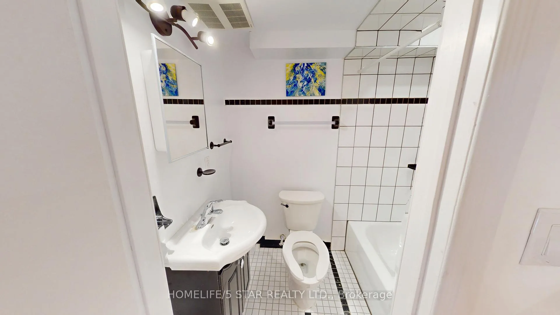 Photo 16 of Unit Bsmt Apt, 175 Harbord Street, Toronto, University — HOMEH