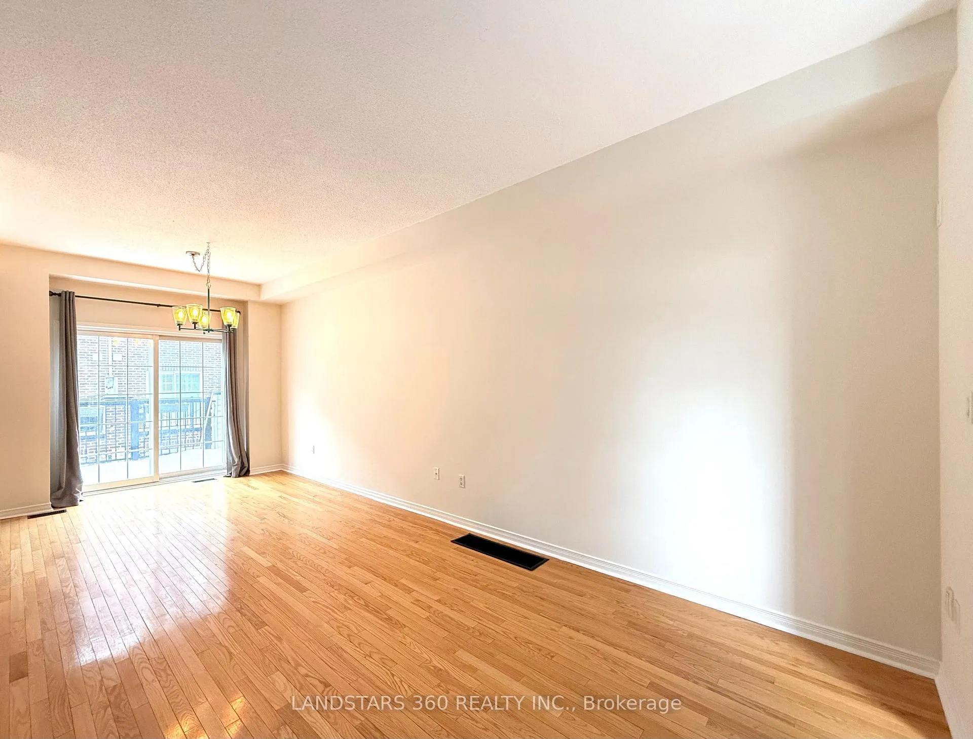 Photo 4 of Unit # 108, 109 The Queensway, Toronto, High Park-Swansea — HOMEH
