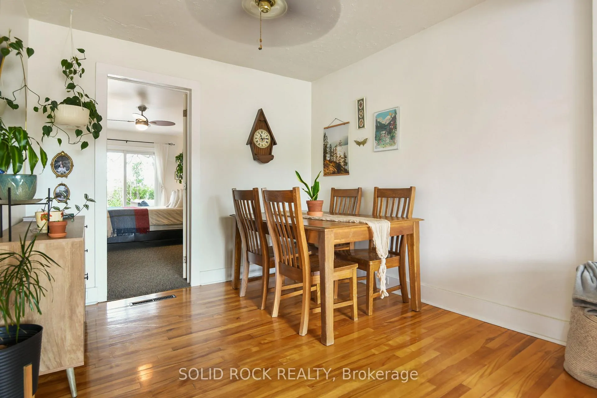 Photo 10 of 58 Barnet Boulevard, Renfrew — HOMEH