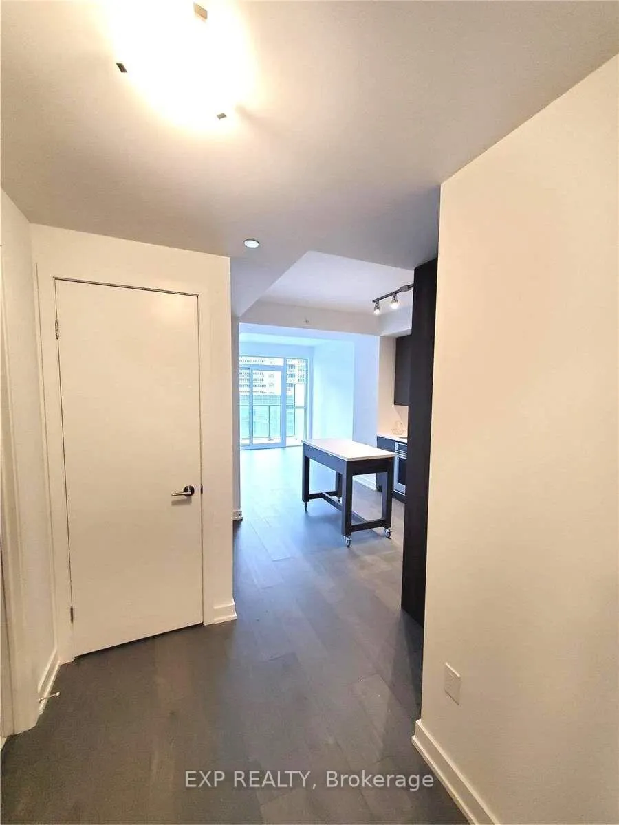 Photo 6 of Unit 813, 38 Iannuzzi Street, Toronto, Niagara — HOMEH