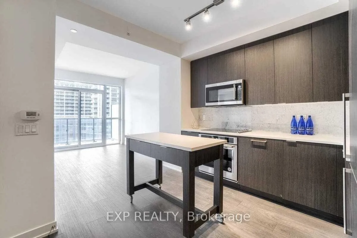 Photo 14 of Unit 813, 38 Iannuzzi Street, Toronto, Niagara — HOMEH