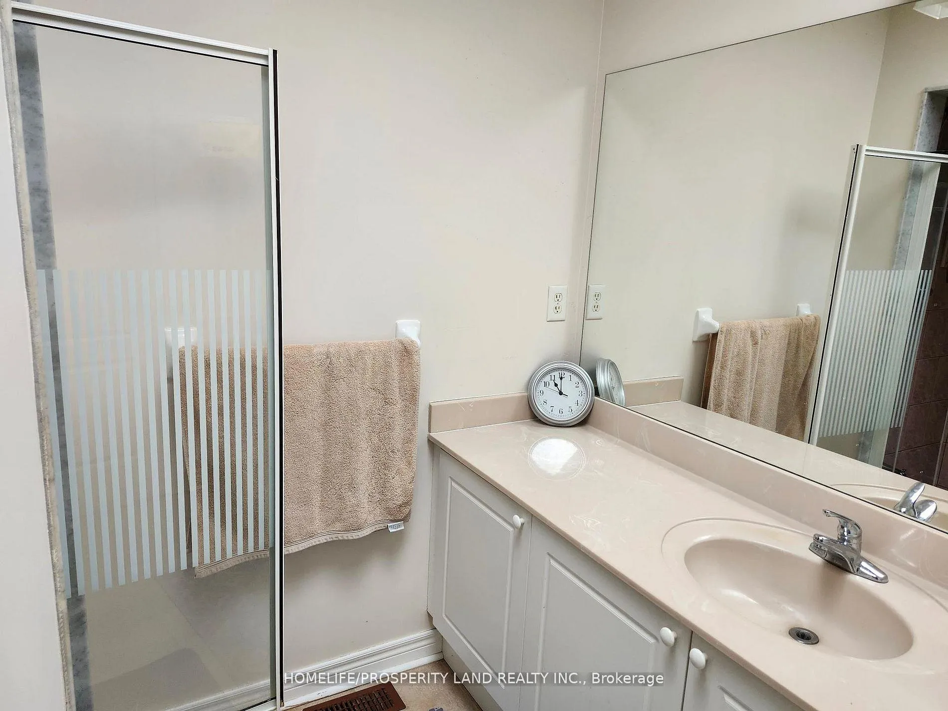 Photo 15 of 25 Olivia Drive, Markham, Berczy — HOMEH