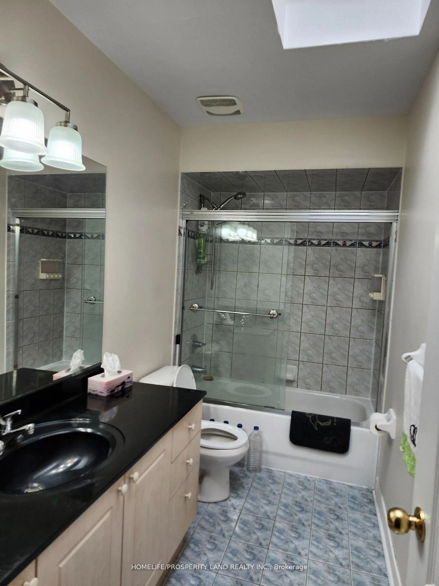 Photo 17 of 25 Olivia Drive, Markham, Berczy — HOMEH