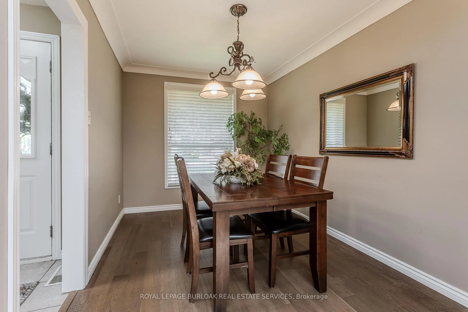 Photo 8 of 643 Artreva Crescent, Burlington, Shoreacres — HOMEH
