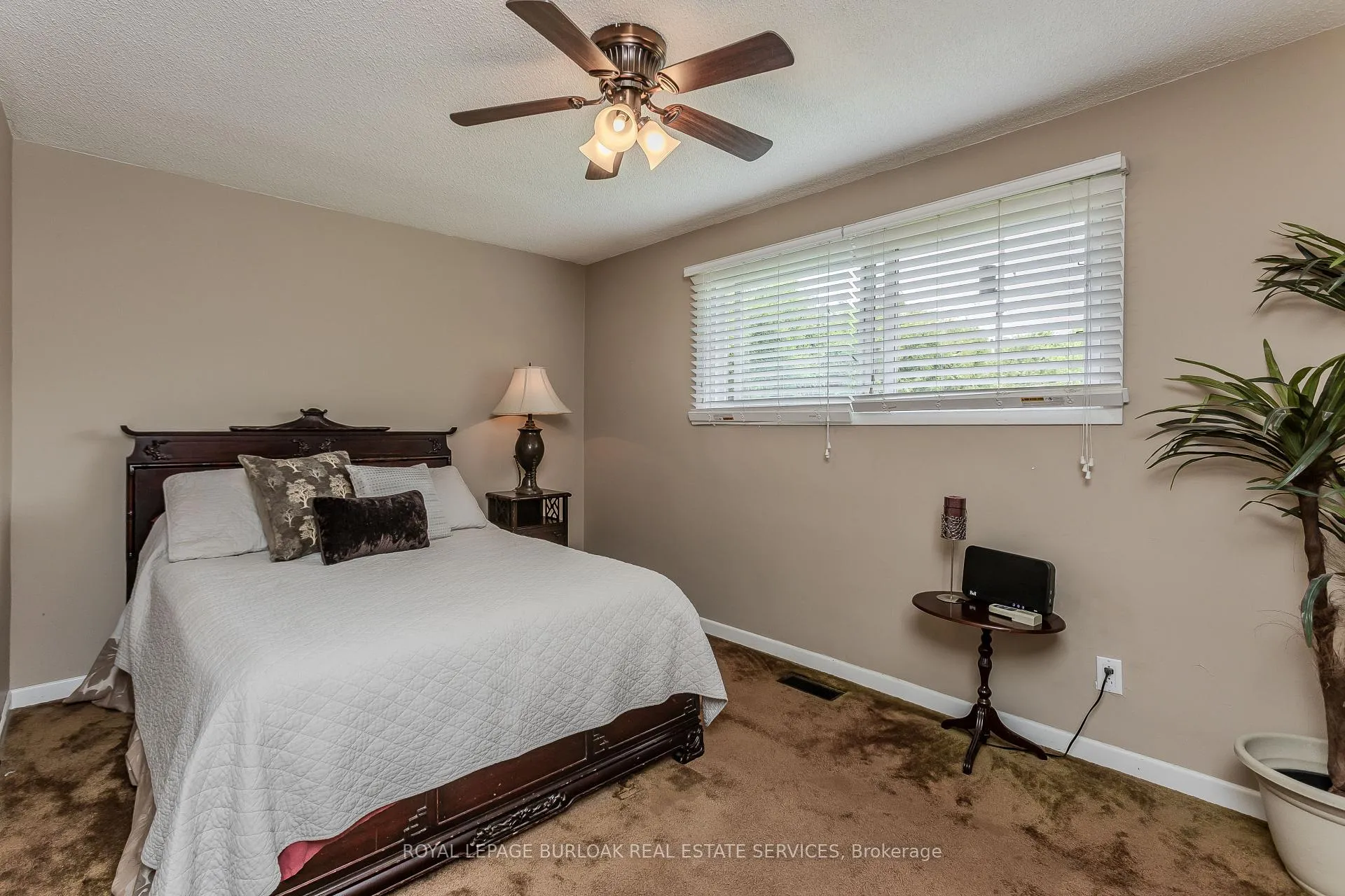 Photo 15 of 643 Artreva Crescent, Burlington, Shoreacres — HOMEH