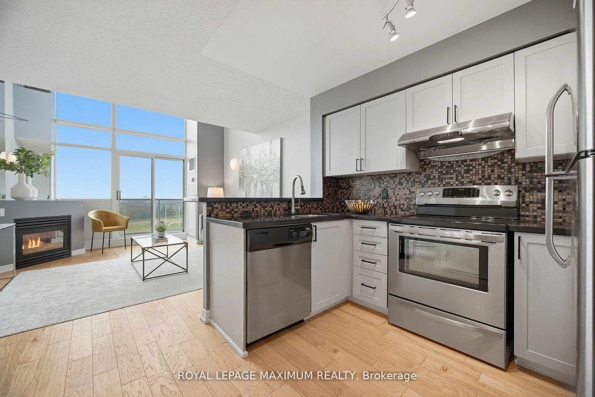 Photo 9 of Unit 508, 200 Manitoba Street, Etobicoke, Mimico — HOMEH