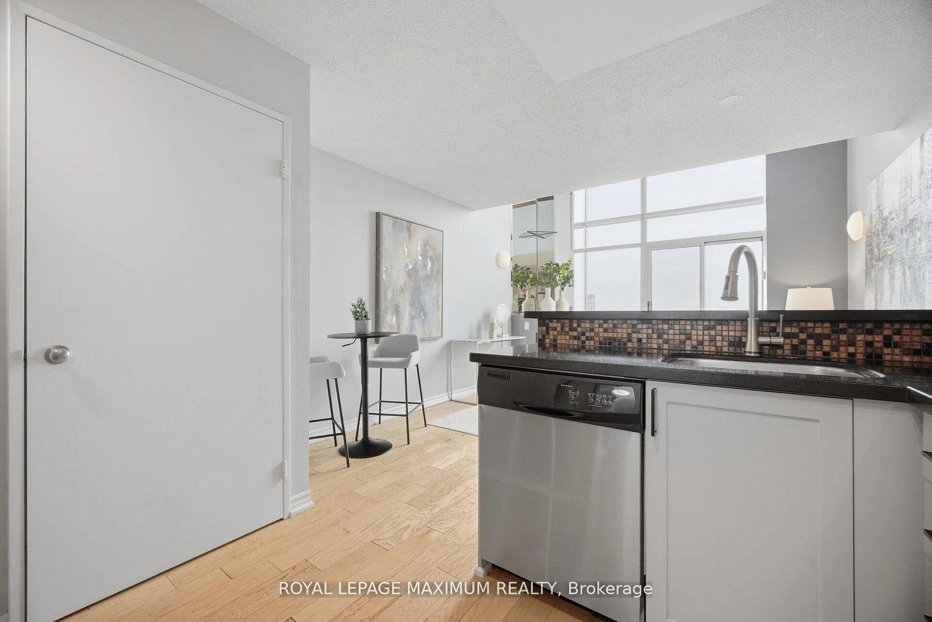 Photo 10 of Unit 508, 200 Manitoba Street, Etobicoke, Mimico — HOMEH