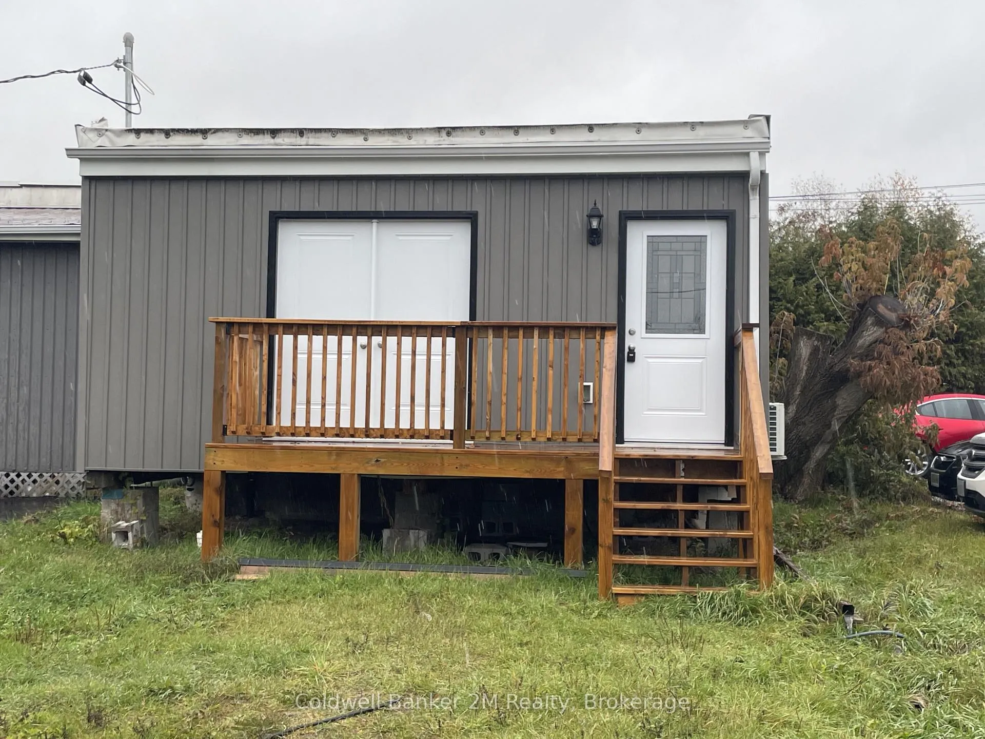 Front of Unit 4, 101 Bobcaygeon Road