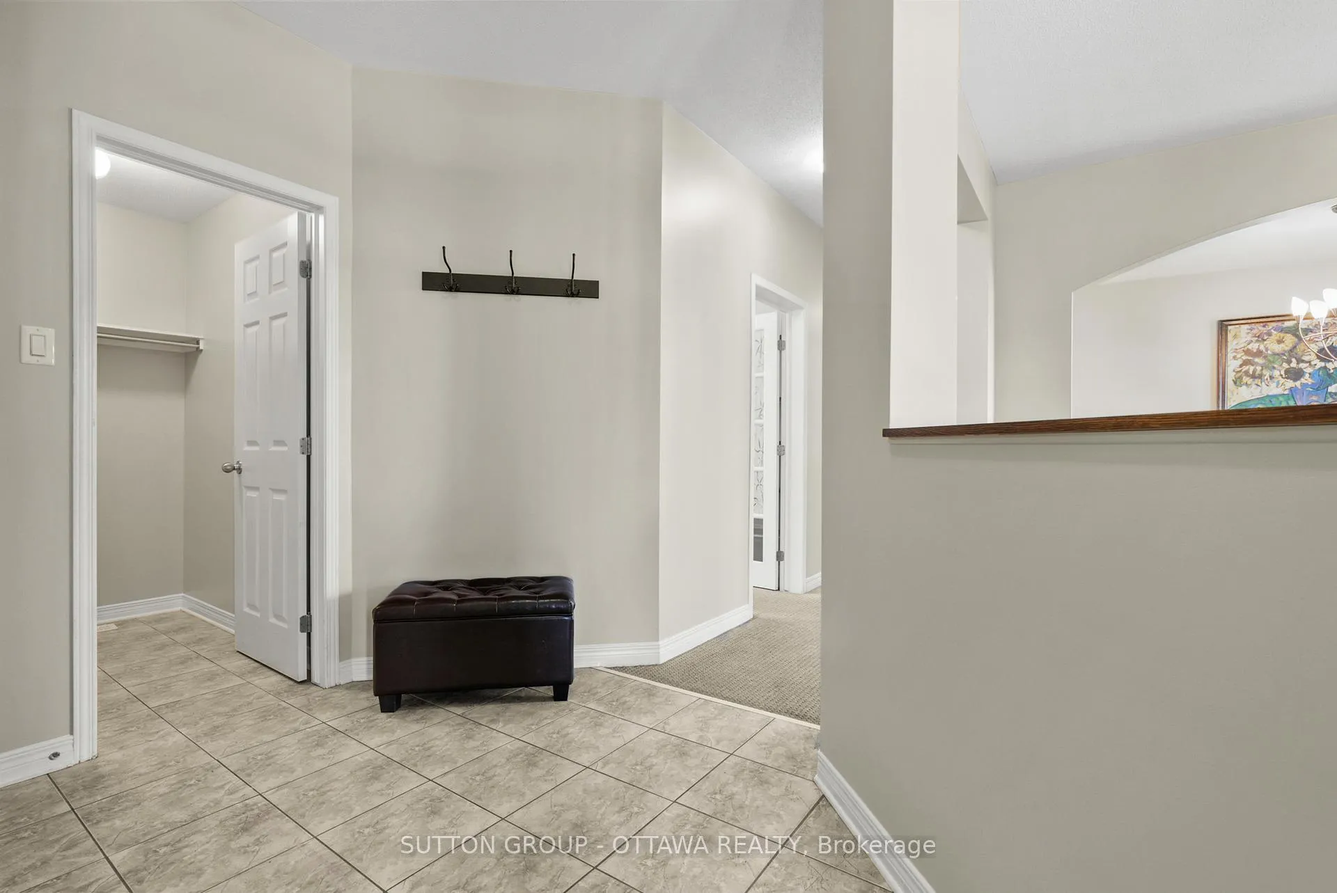 Photo 4 of 236 Colbert Crescent, Ottawa, Ridgemont — HOMEH