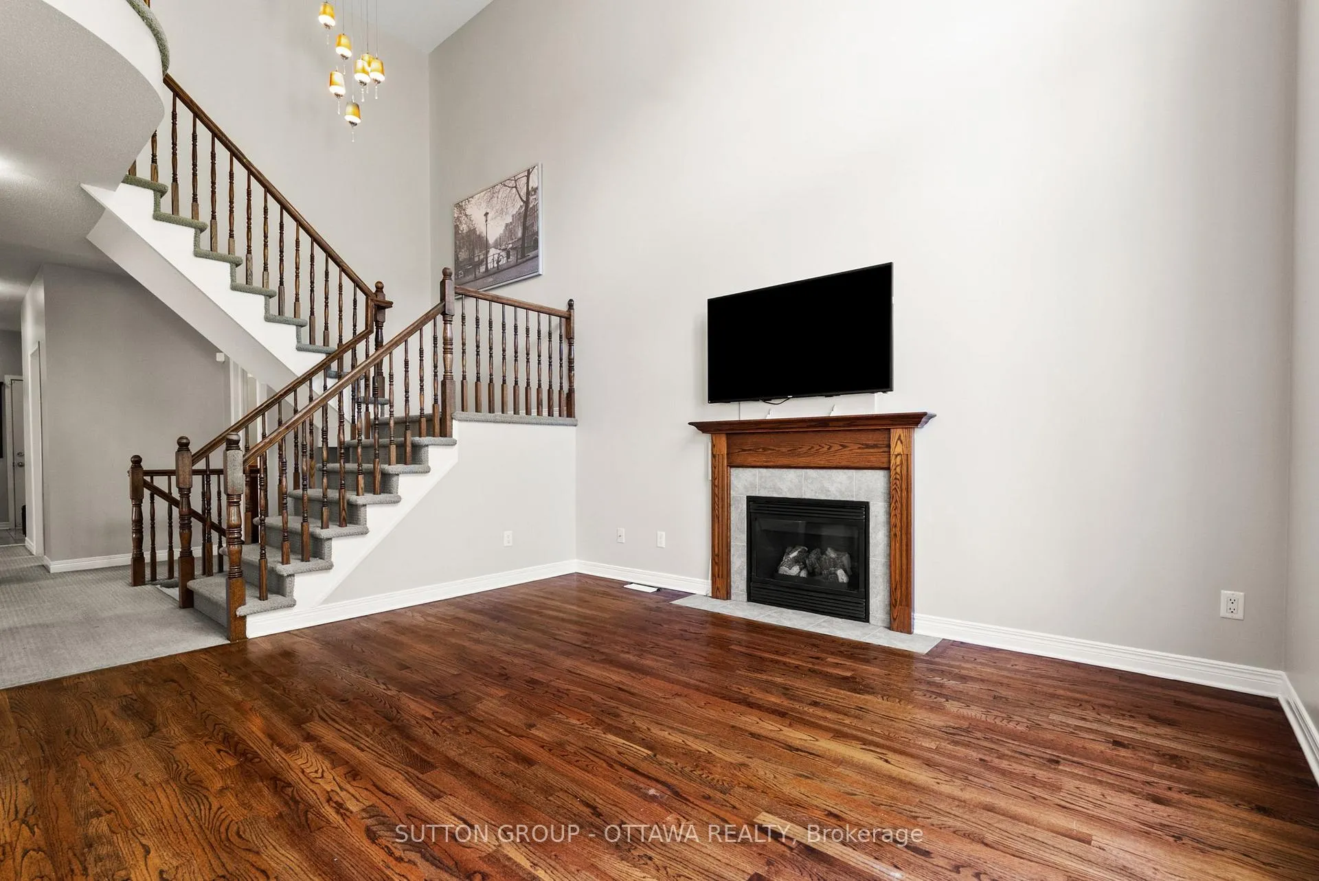 Photo 13 of 236 Colbert Crescent, Ottawa, Ridgemont — HOMEH
