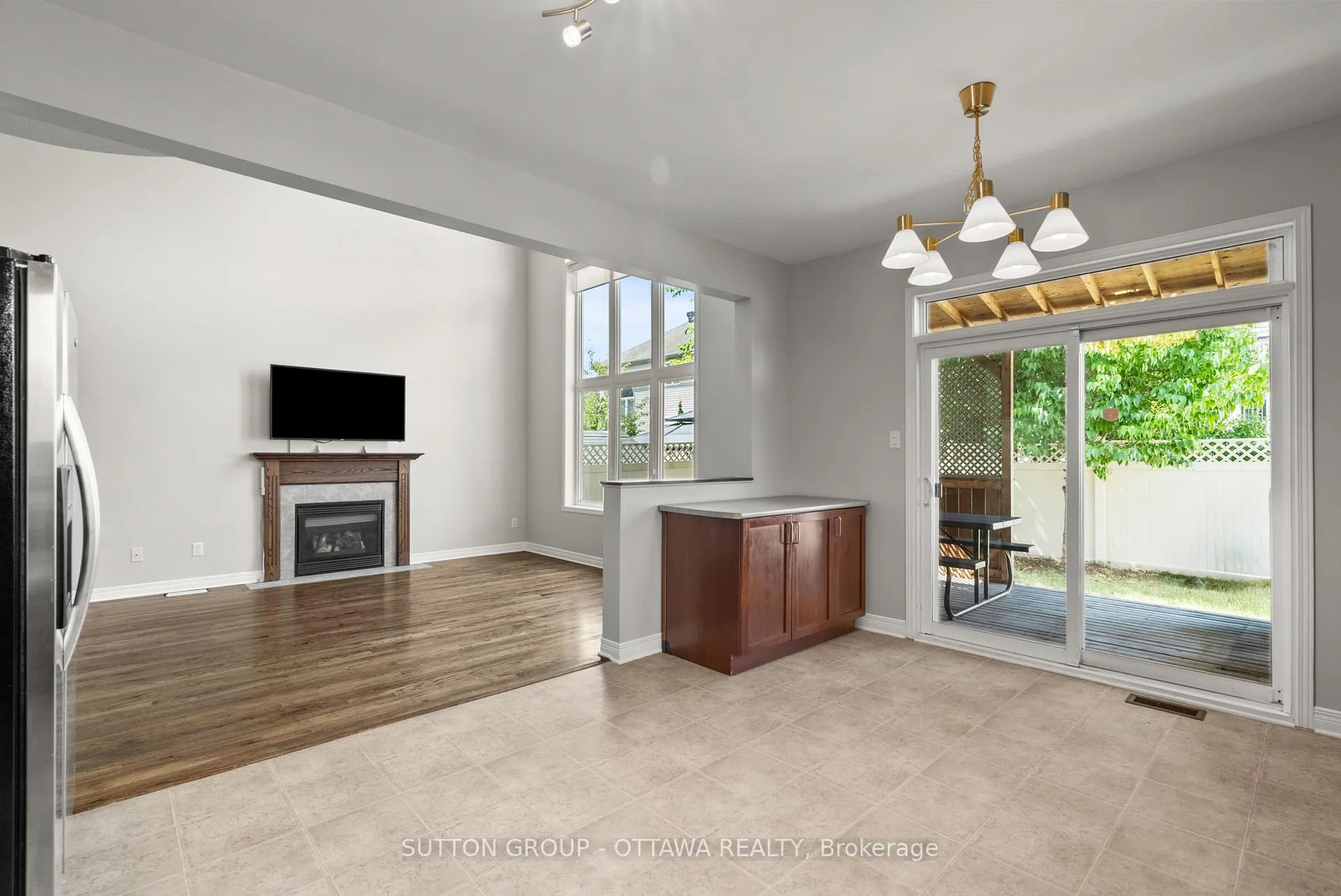 Photo 18 of 236 Colbert Crescent, Ottawa, Ridgemont — HOMEH