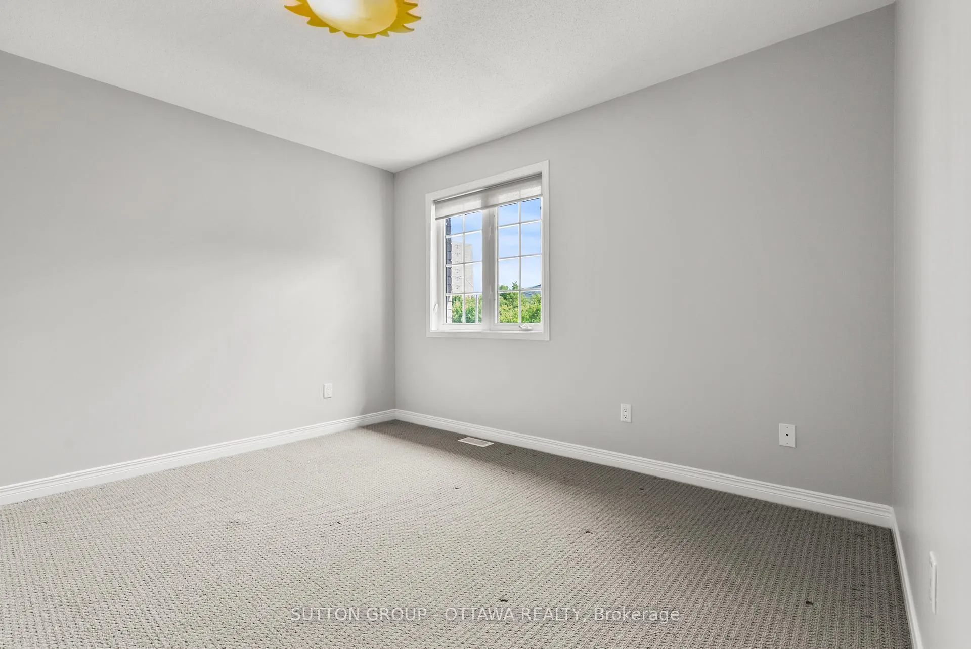 Photo 24 of 236 Colbert Crescent, Ottawa, Ridgemont — HOMEH