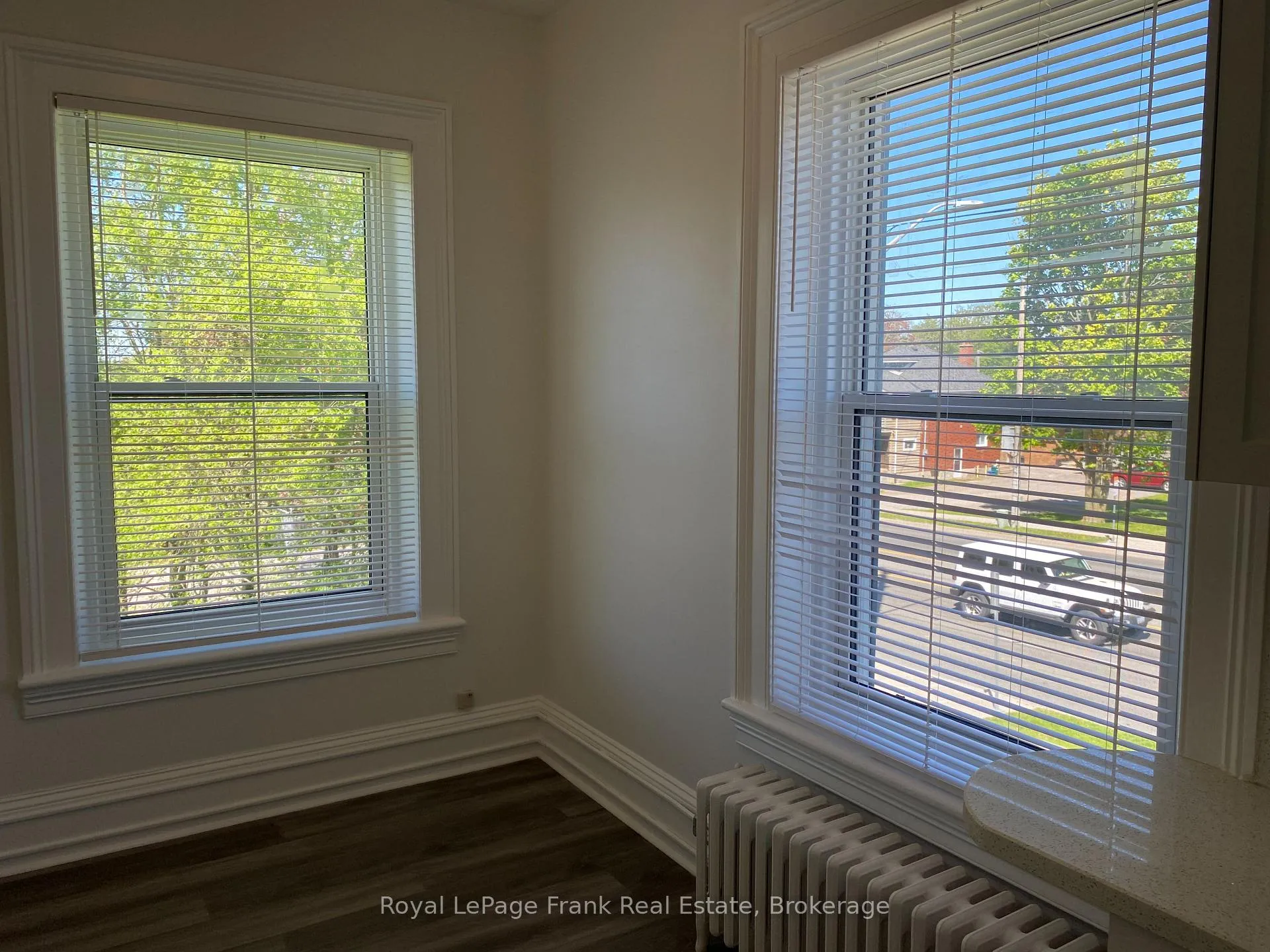 Photo 2 of Unit 9, 859 Dundas Street W, Whitby, Lynde Creek — HOMEH