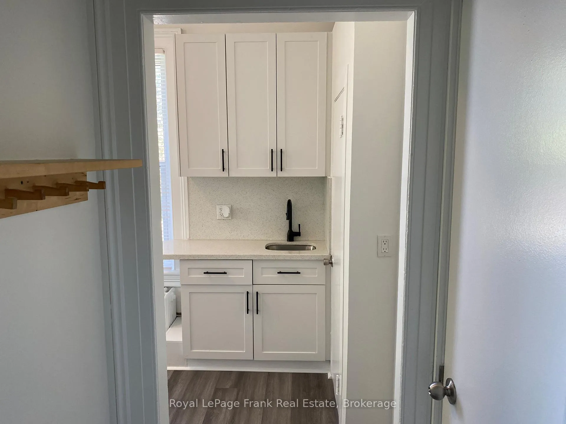 Photo 3 of Unit 9, 859 Dundas Street W, Whitby, Lynde Creek — HOMEH