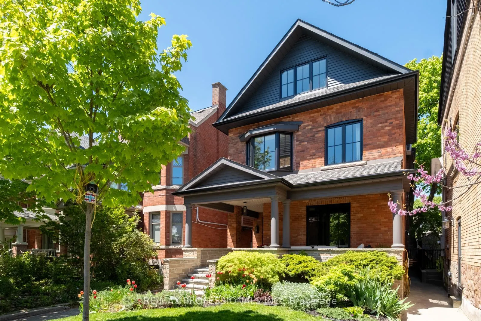Front of 286 Wright Avenue