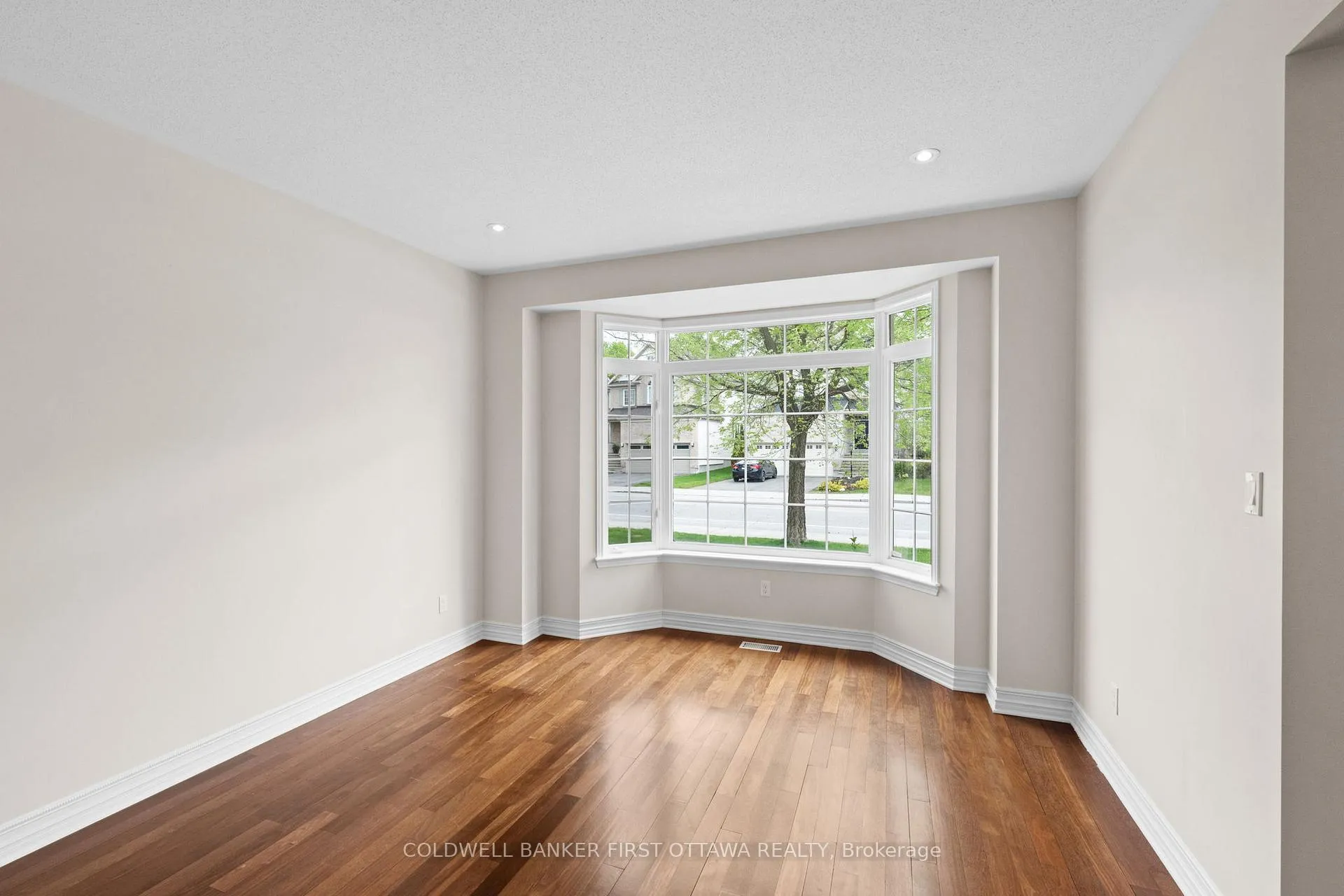Photo 6 of 788 Kilbirnie Drive, Ottawa, Barrhaven - Stonebridge — HOMEH