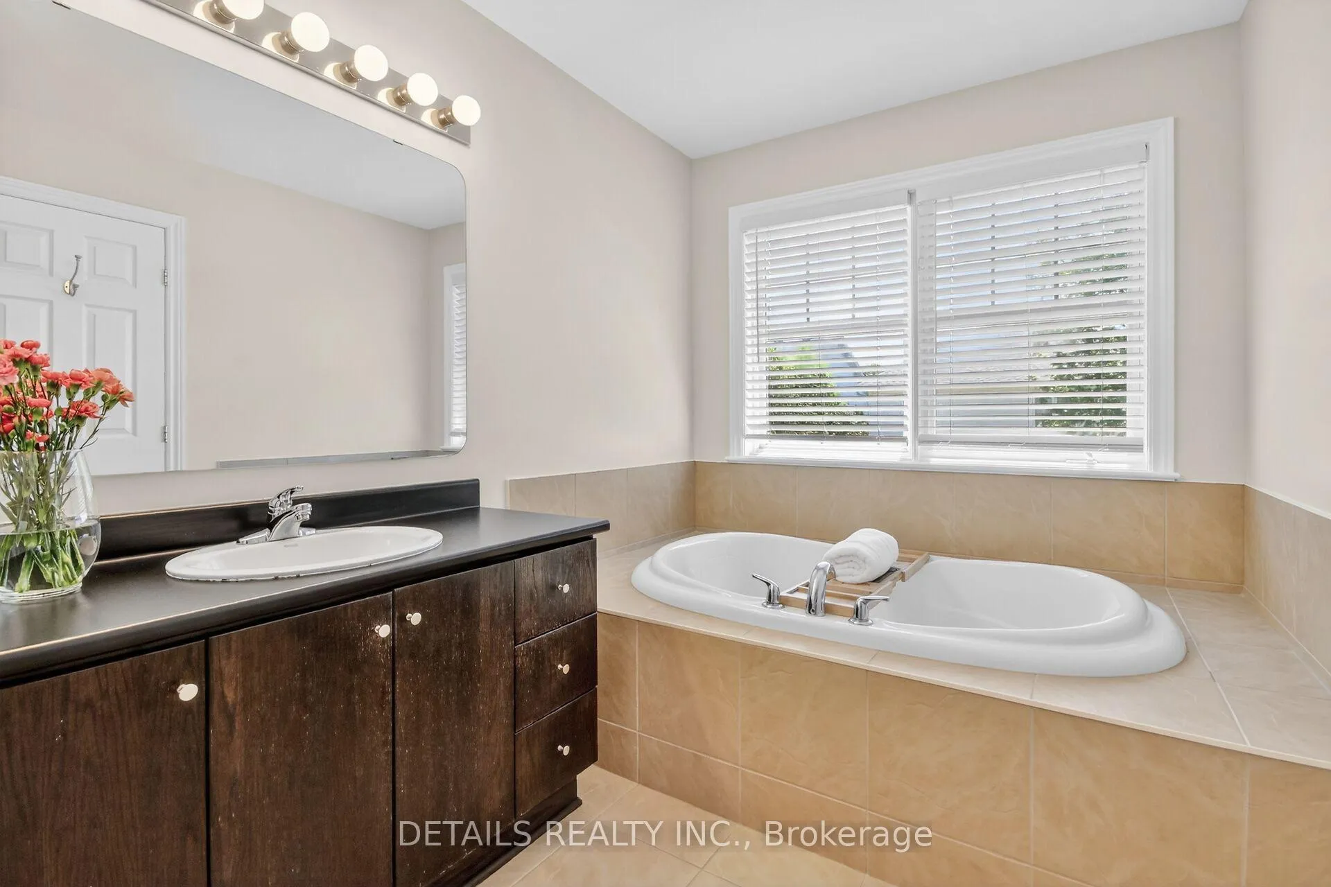 Photo 13 of 120 Waterbridge Drive, Ottawa, Barrhaven East — HOMEH