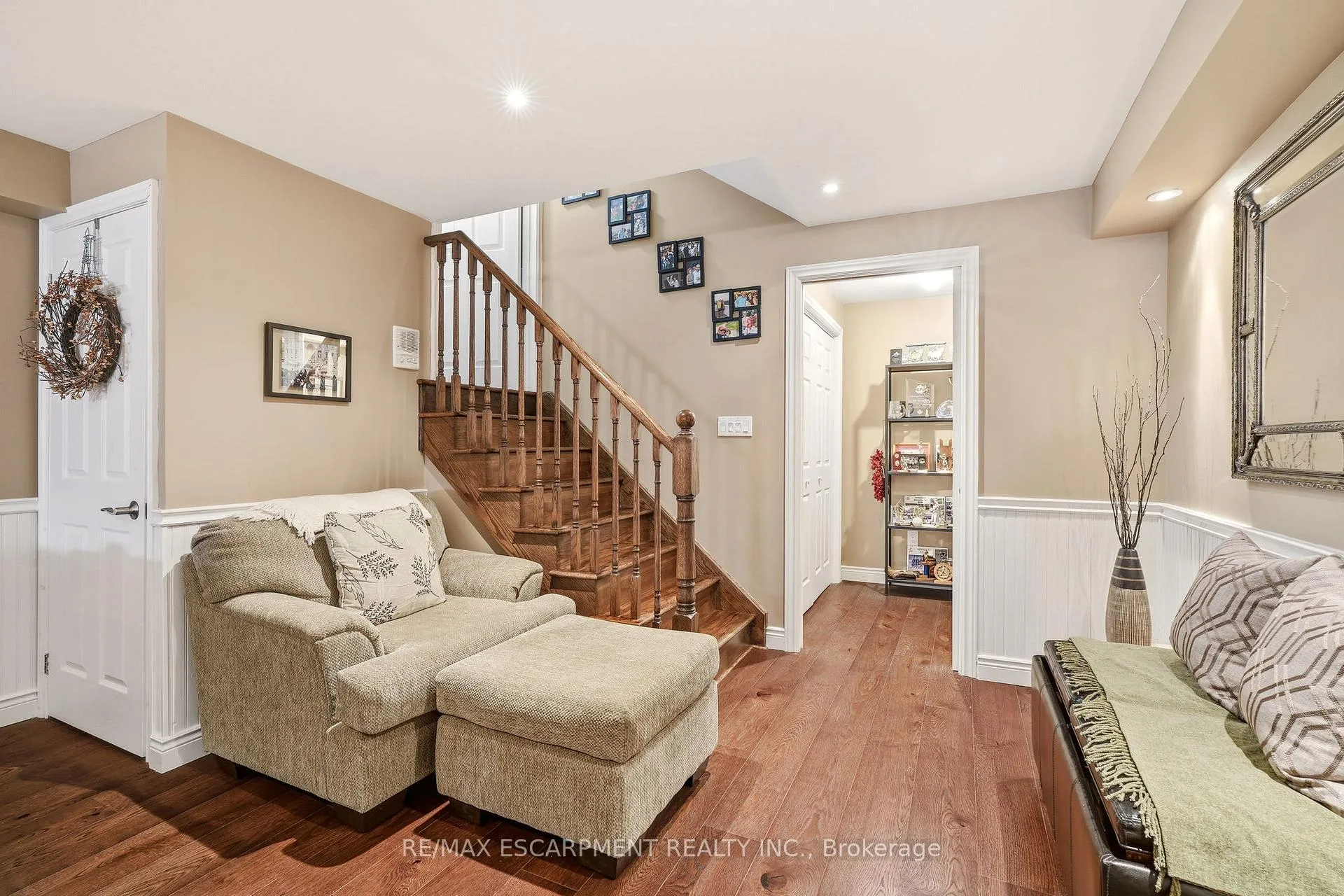 Photo 33 of 4163 Stonebridge Crescent, Burlington, Rose — HOMEH