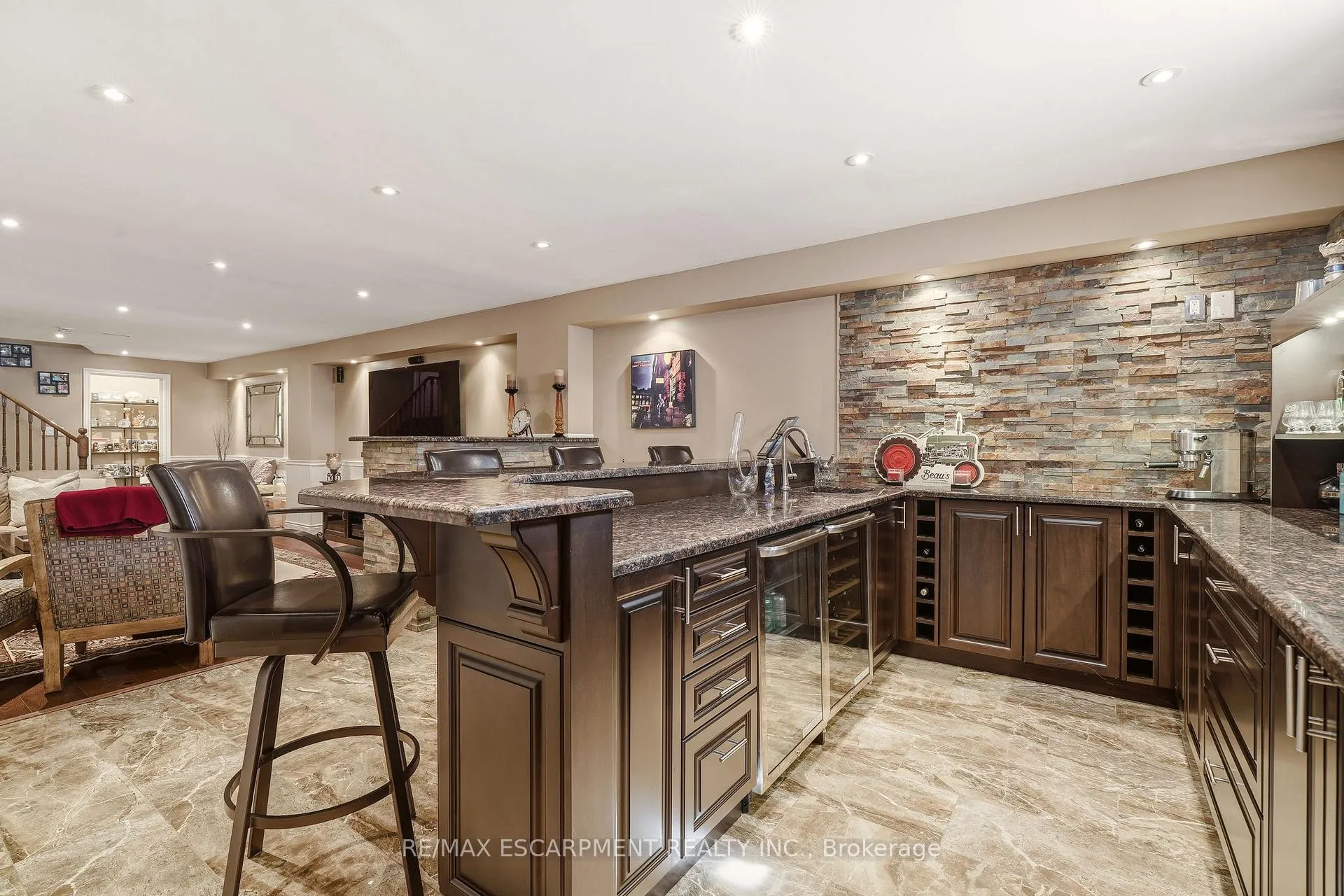 Photo 36 of 4163 Stonebridge Crescent, Burlington, Rose — HOMEH