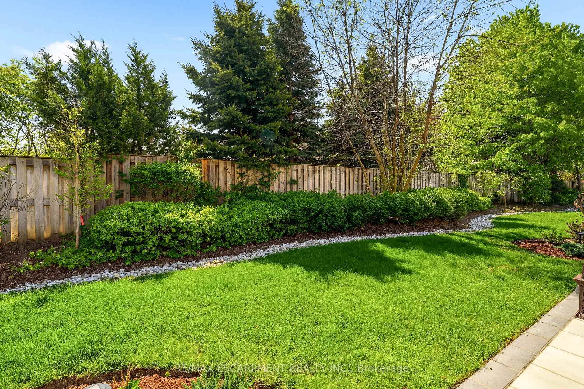 Photo 42 of 4163 Stonebridge Crescent, Burlington, Rose — HOMEH