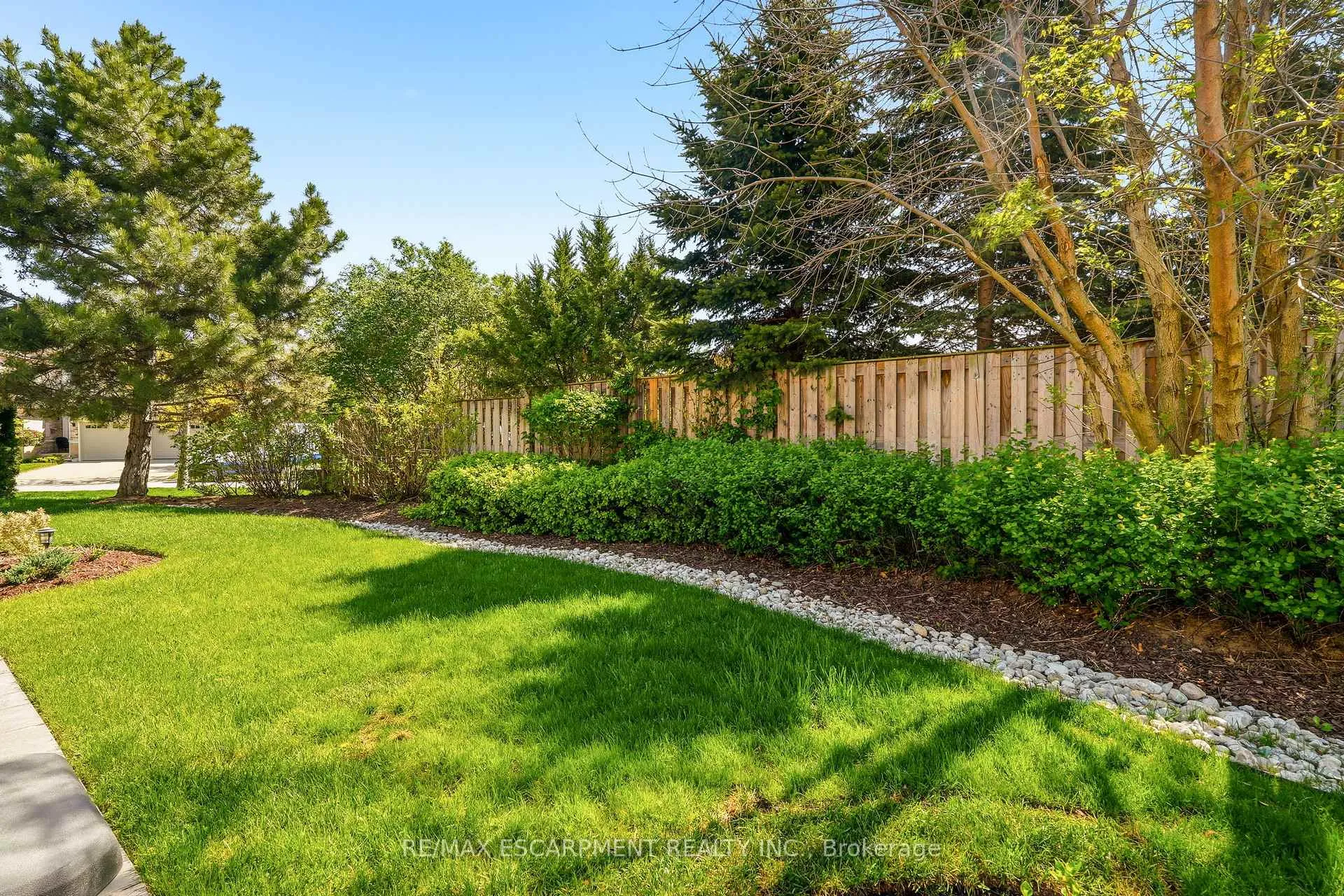 Photo 43 of 4163 Stonebridge Crescent, Burlington, Rose — HOMEH