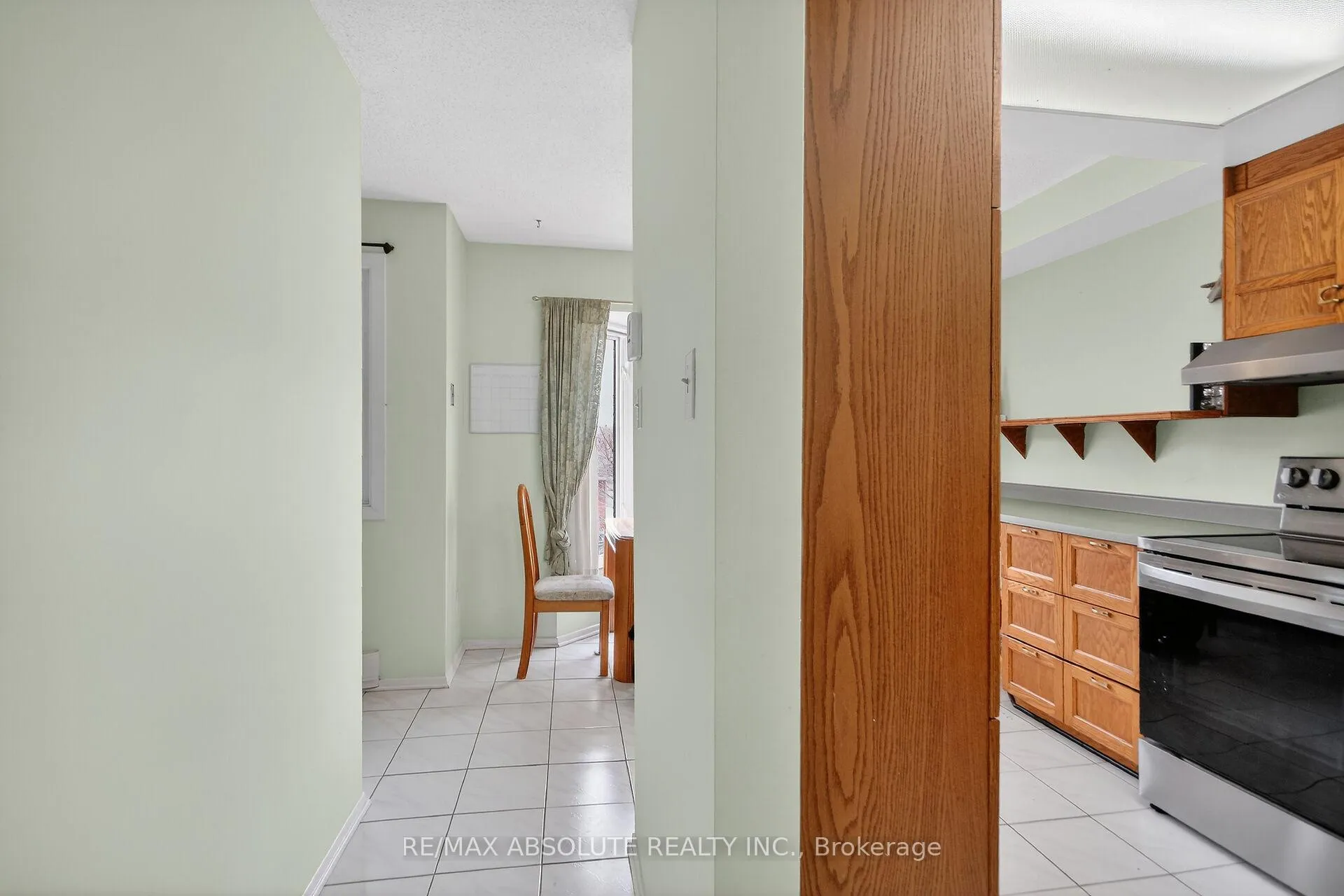 Photo 12 of 231 Harriot Private, Ottawa, Hunt Club Park/Greenboro — HOMEH
