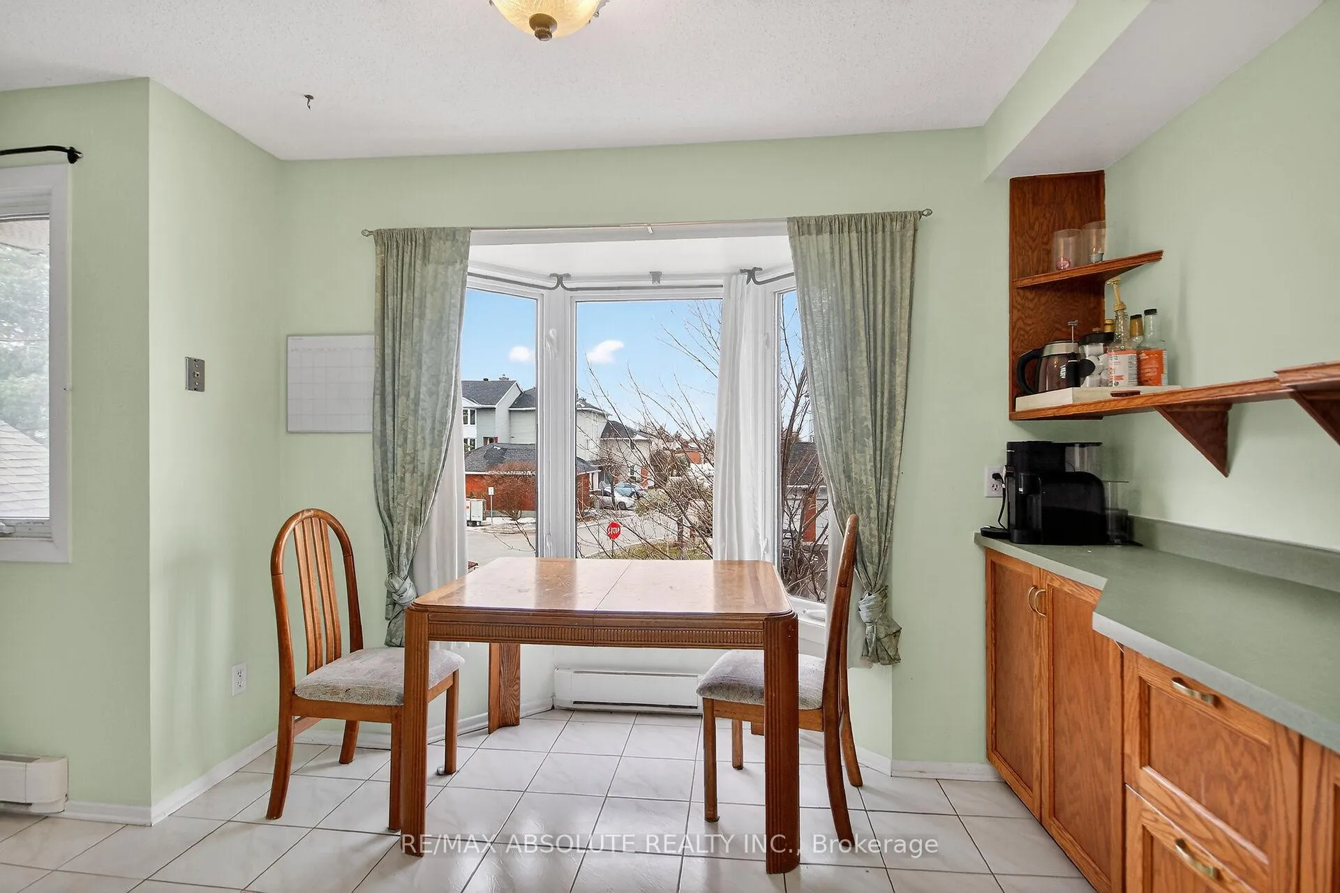 Photo 17 of 231 Harriot Private, Ottawa, Hunt Club Park/Greenboro — HOMEH