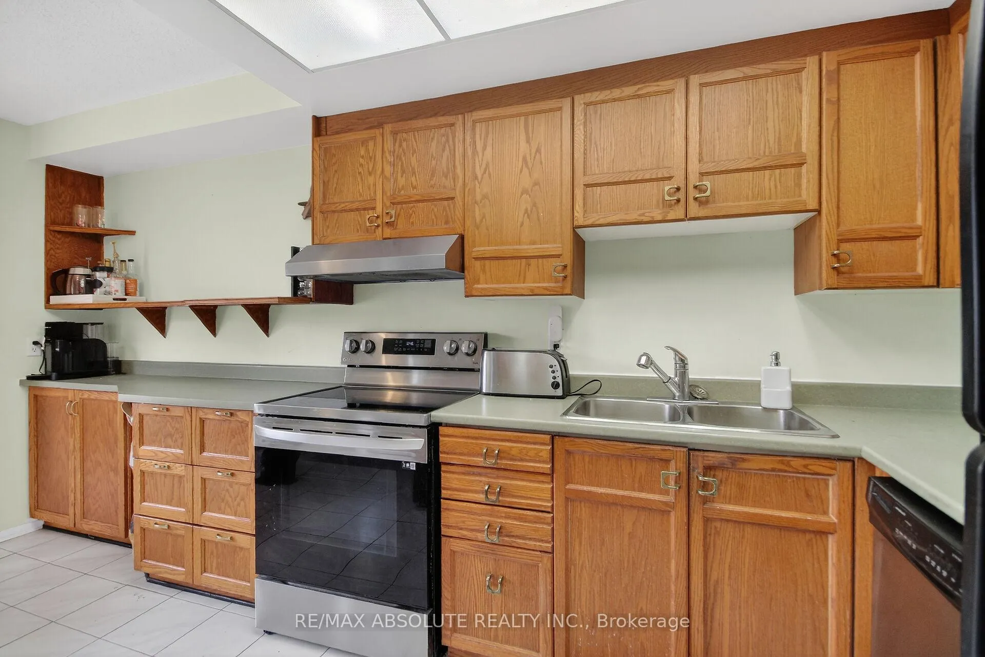 Photo 19 of 231 Harriot Private, Ottawa, Hunt Club Park/Greenboro — HOMEH