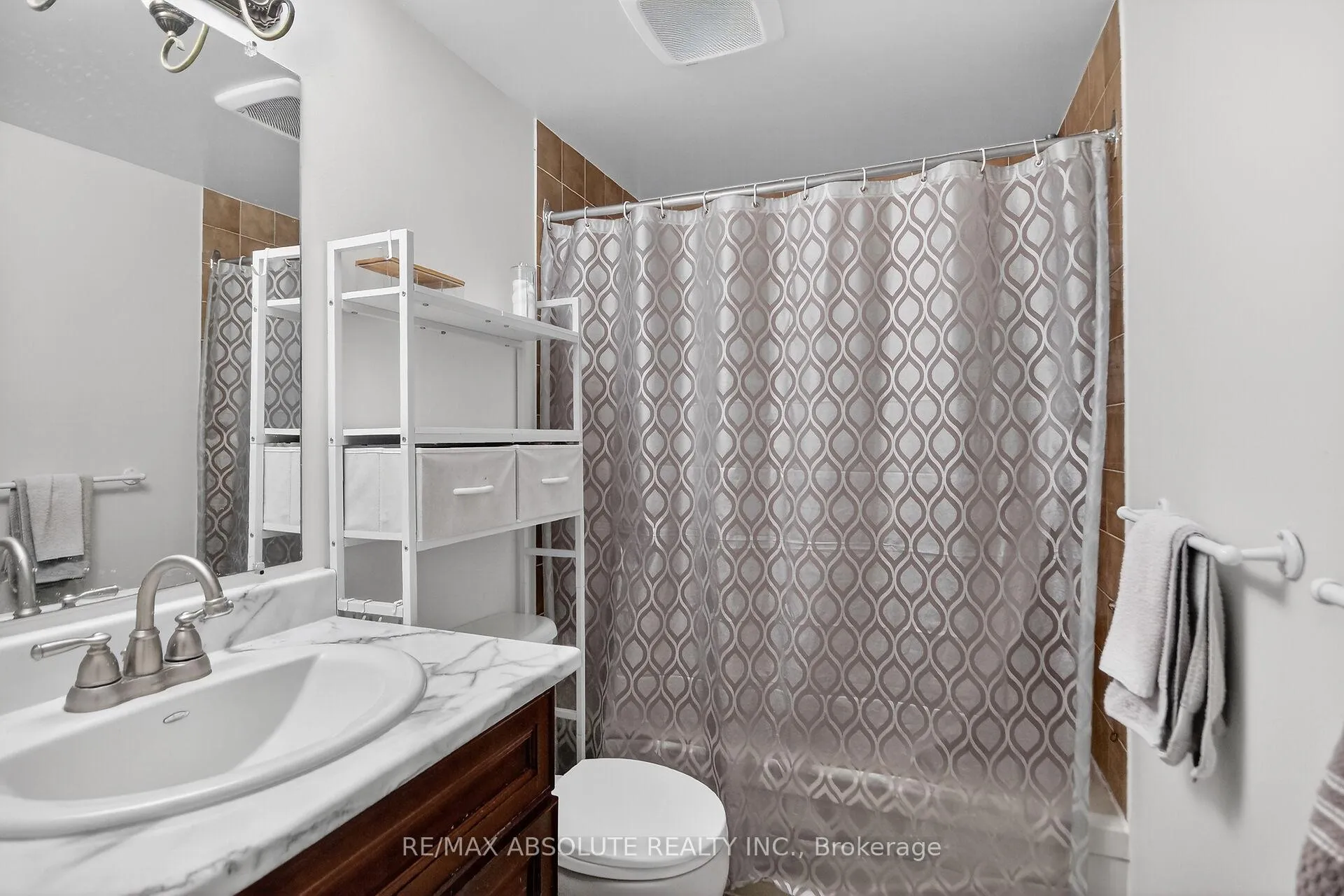 Photo 31 of 231 Harriot Private, Ottawa, Hunt Club Park/Greenboro — HOMEH