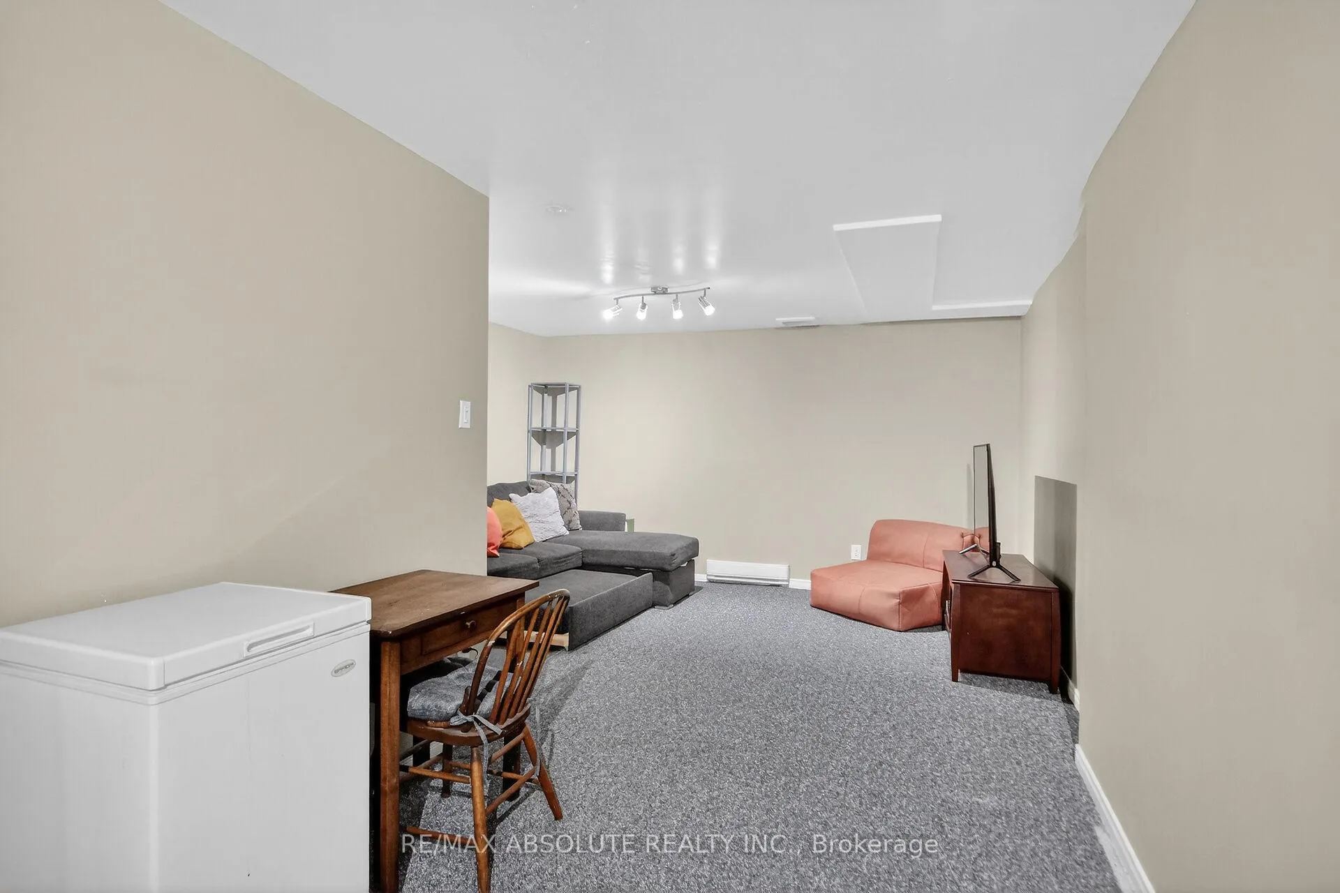 Photo 33 of 231 Harriot Private, Ottawa, Hunt Club Park/Greenboro — HOMEH