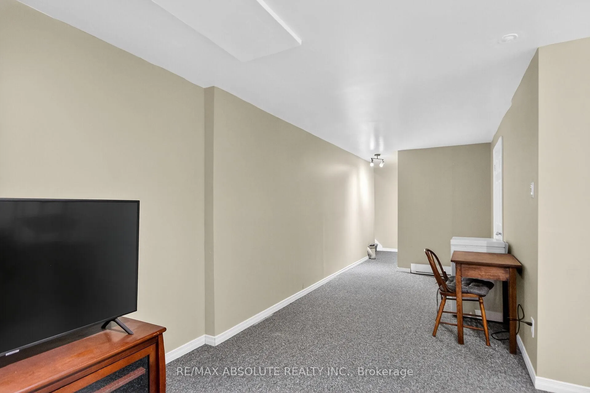 Photo 34 of 231 Harriot Private, Ottawa, Hunt Club Park/Greenboro — HOMEH