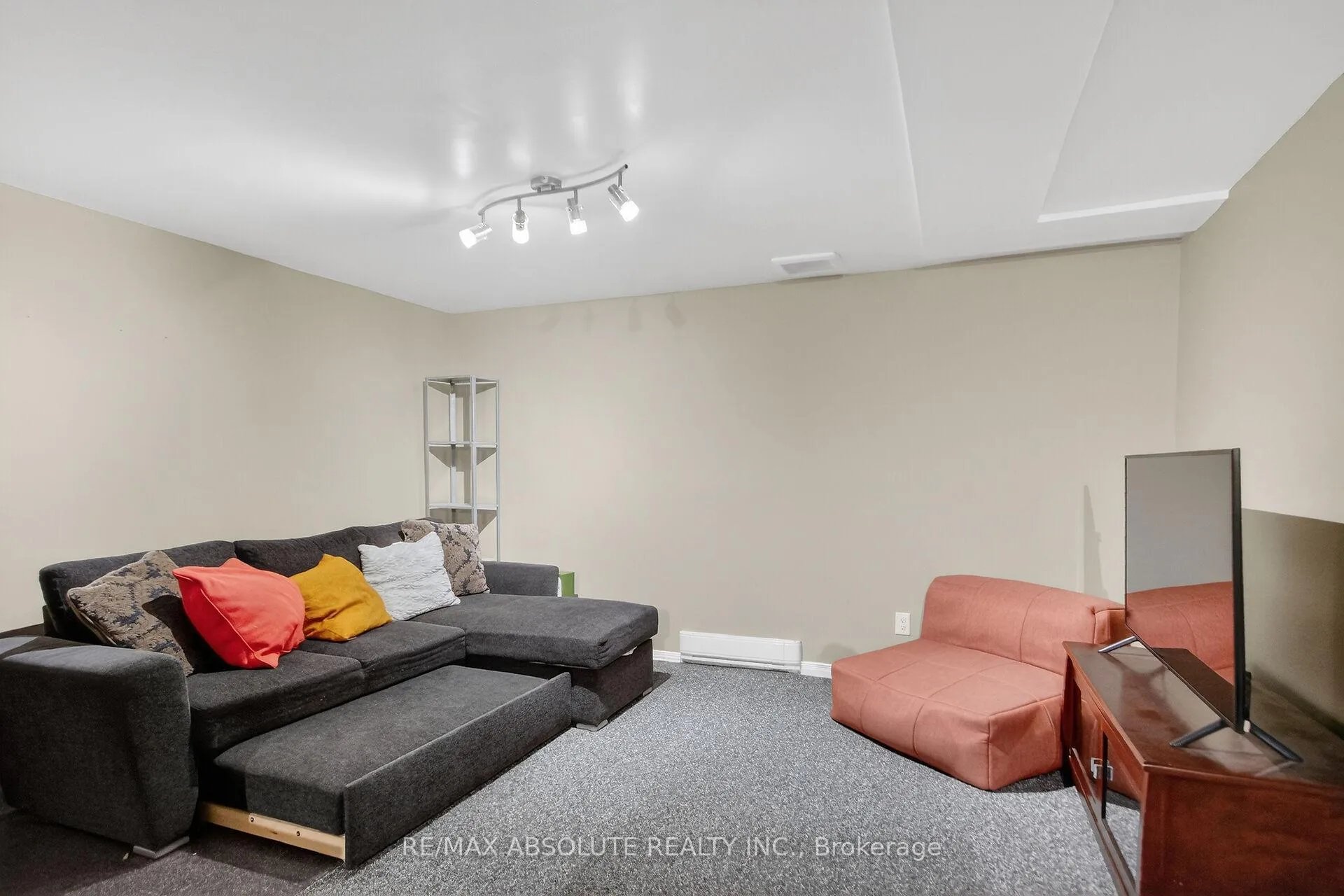 Photo 35 of 231 Harriot Private, Ottawa, Hunt Club Park/Greenboro — HOMEH