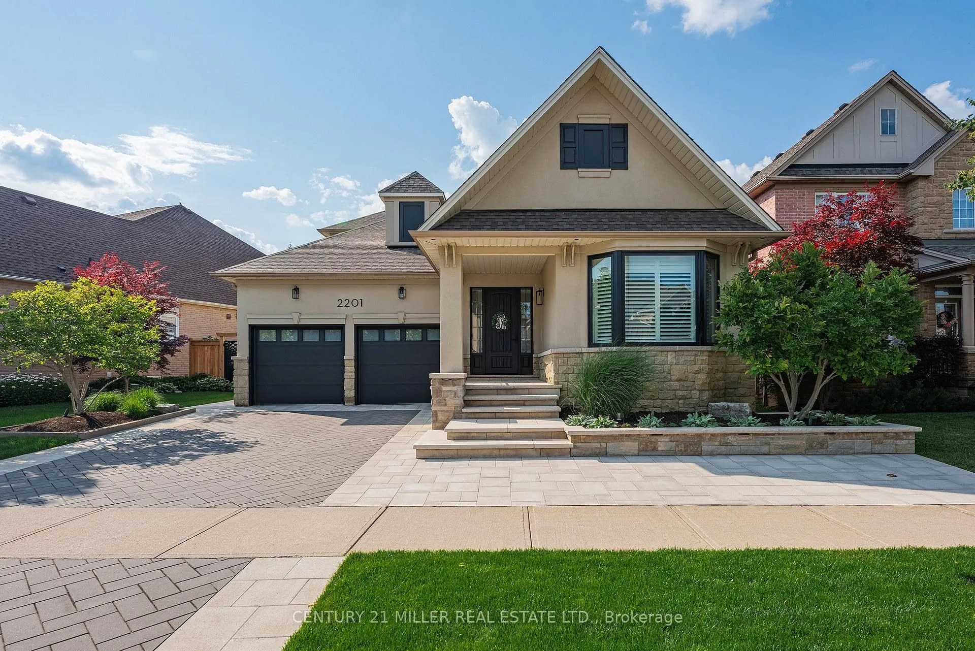 Photo 3 of 2201 Rochester Circle, Oakville, Bronte Creek — HOMEH