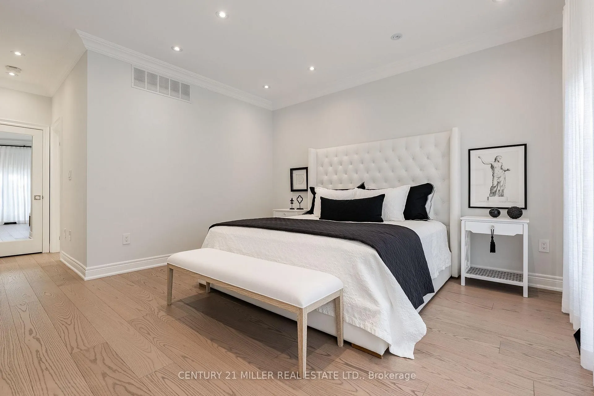 Photo 18 of 2201 Rochester Circle, Oakville, Bronte Creek — HOMEH