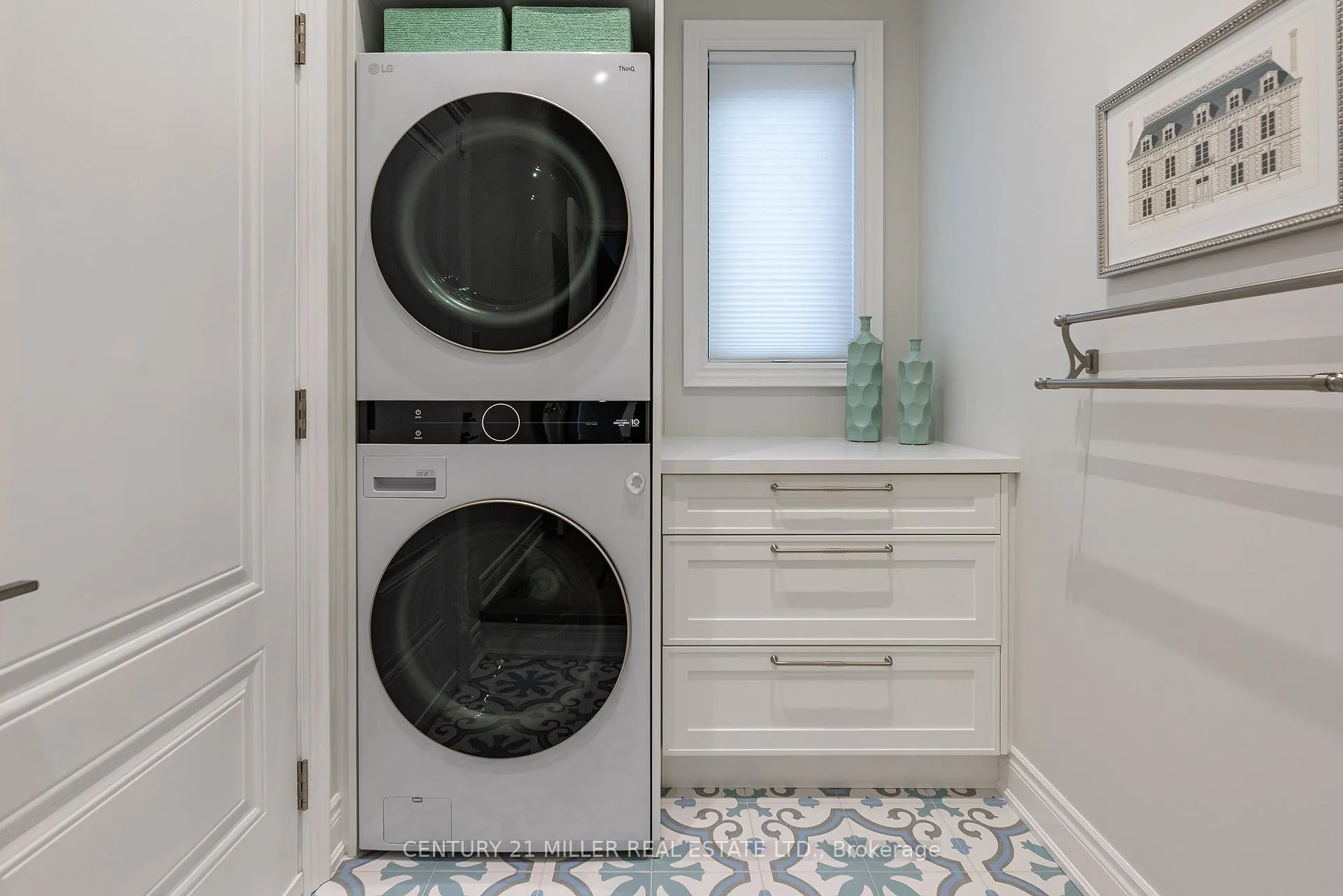 Photo 23 of 2201 Rochester Circle, Oakville, Bronte Creek — HOMEH